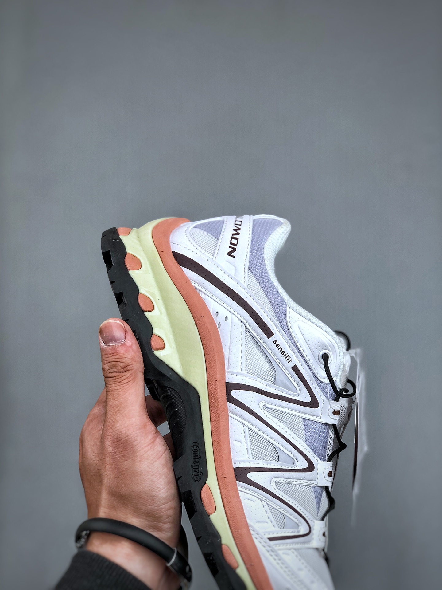 💰公司级300💰纯原360 Salomon XT-6 "GTX" EXPANSE 萨洛蒙户外越野跑鞋 鞋面采用SENSIFIT贴合技术 全方位贴合包裹脚型 鞋跟部鞋底牵引设计 提供强大的抓地性能 更适应野外崎岖不平的道路 其3D ADVANCED CHASSIS底盘 材料轻量大化 钉齿设计更具稳定性、防护性 鞋底易磨损区运用CONTAGRIP高耐磨材料 应对城市硬质路面长距离跑考验 官方货号:417589 26 尺码:35-48(半)nike耐克 空军一号 阿迪达斯adidas 三叶草 椰子350 v2 sb dunk 古驰脏脏鞋 麦昆 匡威1970s 万斯 vans 范斯运动鞋板鞋跑步鞋跑鞋篮球鞋 添柏岚prada普拉达爱马仕香奈儿新百伦 巴黎世家迪奥dior爱步乔丹 air jordan 亚瑟士asics 斯凯奇 斐乐 彪马 锐步 mlb fila 鬼冢虎 lv路易威登 ny 北面 大鹅ugg 莆田鞋 板鞋 樱花粉 af1 高帮 纯白 复古 满天星 解构 鬼冢虎鞋盾 samba小麦色 蓝粉 马卡龙 低帮 独角兽 鬼冢虎鸳鸯 联名 童鞋 冰淇淋 骨白冰蓝 白蓝 黑色 小白鞋 电玩像素 黑白 涂鸦 镭射 雾霾 白色 diy 1970s 夜光 大童 泼墨 中帮 黑武士 洛克公园 魔术贴 情侣 经典 四钩 奶咖色 刮刮乐 白丝绸 白银 3m 反光 白绿夜光 白橙双钩 小雏菊 权志龙 白绿橙 off white 飞线 金钩 冰块 小银钩 笑脸 缝线 剪纸 纯黑 蓝丝绸 情人节限定 白金 蓝白 354 黑曜石 熊猫 像素 冰蓝 四小勾 水晶底 寿桃 洞洞鞋 彩虹像素 灰色 air force 1 黑色 拖鞋 aj4 aj35 aj11 篮球鞋 莆田 aj3 aj6 aj13 aj7 童鞋 儿童鞋 aj312 aj36 黑白奥利奥 传奇蓝 aj32 限量版 飞人拖鞋 康扣 熊猫 北卡蓝 low 白水泥 藤原浩 aj34郭艾伦 影子灰 蒂芙尼绿 aj10 倒钩 aj9 冰雪奇缘 黑曜石 aj31 aj270 球鞋 大魔王 冰激凌 樱木花道 热熔岩 迪奥联名 胭脂红 凉鞋 aj15 满天星 水泥灰 芝加哥 鸳鸯 aj28 情侣 aj28 樱花粉 电玩像素 北卡蓝 小迪奥 粉色 樱花粉 电玩像素 烟灰 变色龙 兵马俑 大巴黎 aj16 兔八哥 马卡龙 大学蓝 aj30 黑水泥 白蛇 叶绿素 火影 白水泥 情人节限定 粉蛇 黑红 球鞋gtcut kobe球鞋 zoom kobe 500黑武士 2022r nike星空 gt球鞋 zoom跑鞋 纽巴伦990 nikecourt女鞋 zoom aj1 nb827 斐乐hike nike青花瓷 aj镭射 科6 next跑鞋 宇航员2.0 小白鞋 男鞋 运动鞋 斯凯奇 斐乐 板鞋 aj 彪马 新百伦 亚瑟士 new balance adidas 阿迪达斯 篮球鞋 空军一号 纯白 跑步鞋 vision street wear puma 女运动休闲鞋 nb 情侣鞋 球鞋 dunk 美津浓 欧文7 运动鞋女款跑步鞋 休闲男鞋 aj1 拖鞋 耐克鞋男新款 鞋子 童鞋 男款 飞马 zoom 超级飞马 跑鞋 老爹鞋 air max 儿童鞋子 男士 飞马38 m2k 日落 黑白熊猫 女款 飞马39 男款 阿甘鞋 飞马37 夏季 dunk sb 华夫鞋 凉鞋 开拓者 夏款 毛毛虫 气垫 air zoom 休闲鞋 高帮 帆布鞋 sacai 2022 vapormax 赤足 飞马36 af1 紫葡萄 树莓紫 winflo8 court女鞋 网鞋 zoom 破二 dc0774 拖鞋 superfly 子弹头 dunk黑白熊猫 blazer max270 欧文7 小童鞋 阿尔法 欧文8 登月 星空 莆田 黑武士 airmax97 贝壳头 三叶草 boost forum 椰子鞋 yeezy neo 暗夜精灵 金标 椰子 350 v2 ultraboost 清风 阿尔法 涉水鞋 ub21 ub22 forum84 ub nmd 爆米花 pro2 cut supernova x9000 椰子500 小椰子 forum low 史密斯 椰子700 樱花系列女鞋 新百伦530 327 574 5740 满天星 992 550 990 303 nb2002ra 302 元祖灰 993 990v5 nb300 ms327 580 999 nb327新百伦 新百伦878 nb300 5740奶茶色 m5740nb5740 997 608 452 nbms327 992元祖灰 996 880 低帮 倒钩 aj1 low 北卡蓝 黑曜石 倒钩藤原浩鞋 芝加哥 禁穿 小迪奥aj1 aj1大学蓝 樱花粉 烟灰 闪电倒钩 mid 影子灰 白丝绸 黑红脚趾 黑红 马卡龙 小dior 蒂芙尼绿 黑脚趾 小摩卡 蜘蛛侠 兔八哥 莆田纯原 纯白 中帮 黑粉脚趾 鸳鸯 low摩卡棕 扣碎 倒钩低帮 小闪电 凯尔特人 芝加哥ow联名 灰白 红豆奶茶 叛逆 换底 扣碎篮板 摩卡棕 迪奥联名鞋 皇家蓝 低帮女鞋倒钩白棕 泡泡糖 黑粉脚趾 北卡蓝低帮 黑绿脚趾 影子灰 蒂芙尼绿 黑脚趾 浆果粉 扣碎篮板 鸳鸯 冰淇淋 白丝绸 激光蓝 offwhite联名 黑粉脚趾 蓝 水洗丹宁 情人节 午夜蓝 凯尔特人 泡泡糖 男鞋 女鞋 夏季 儿童 拖鞋 小众鞋 篮球鞋 凉鞋 运动鞋 跑步鞋 童鞋 板鞋 日落 足球鞋 小白鞋 跑鞋 老爹鞋 zoom 超级飞马 36 37 38 sb dunk 鞋子 新款 m2k air max 薄款 赤足5.0 星空 登月 回到未来 vapormax 超轻 网鞋 气垫鞋 阿甘鞋 休闲鞋 47 blazer 高帮 樱花粉 free vaporfly 情侣 子弹头 华夫鞋 欧文7 lebron18 joyride fly3 max270 杜兰特5 毛毛虫 黑武士 限量版 忍者 马拉松 winflo7 kyrie7 ep 莆田鞋 板鞋 樱花粉 af1 高帮 纯白 复古 满天星 解构 鞋盾 小麦色 蓝粉 马卡龙 低帮 独角兽 鸳鸯 联名 童鞋 冰淇淋 骨白冰蓝 白蓝 黑色 小白鞋 电玩像素 黑白 涂鸦 镭射 雾霾 白色 diy 夜光 大童 泼墨 中帮 黑武士 洛克公园 魔术贴 情侣 经典 四钩 奶咖色 刮刮乐 白丝绸 白银 3m 反光 白绿夜光 白橙双钩 小雏菊 权志龙 白绿橙 off white 飞线 金钩 冰块 小银钩 笑脸 缝线 剪纸 纯黑 蓝丝绸 情人节限定 白金 蓝白 354 黑曜石 熊猫 像素 冰蓝 四小勾 水晶底 寿桃 洞洞鞋 彩虹像素 灰色 air force 1 黑色 拖鞋 aj4 aj35 aj11 篮球鞋 莆田 aj3 aj6 aj13 aj7 童鞋 儿童鞋 aj312 aj36 黑白奥利奥 传奇蓝 aj32 限量版 飞人拖鞋 康扣 熊猫 北卡蓝 low 白水泥 藤原浩 aj34郭艾伦 影子灰 蒂芙尼绿 aj10 倒钩 aj9 冰雪奇缘 黑曜石 aj31 aj270 球鞋 大魔王 冰激凌 樱木花道 热熔岩 迪奥联名 胭脂红 凉鞋 aj15 满天星 水泥灰 芝加哥 鸳鸯 aj28 情侣 aj28 樱花粉 电玩像素 北卡蓝 小迪奥 粉色 樱花粉 电玩像素 烟灰 变色龙 兵马俑 大巴黎 aj16 兔八哥 马卡龙 羽绒服 冲锋衣 卫衣大学蓝 aj30 黑水泥 白蛇 叶绿素 火影 白水泥 情人节限定 粉蛇 迪奥dior