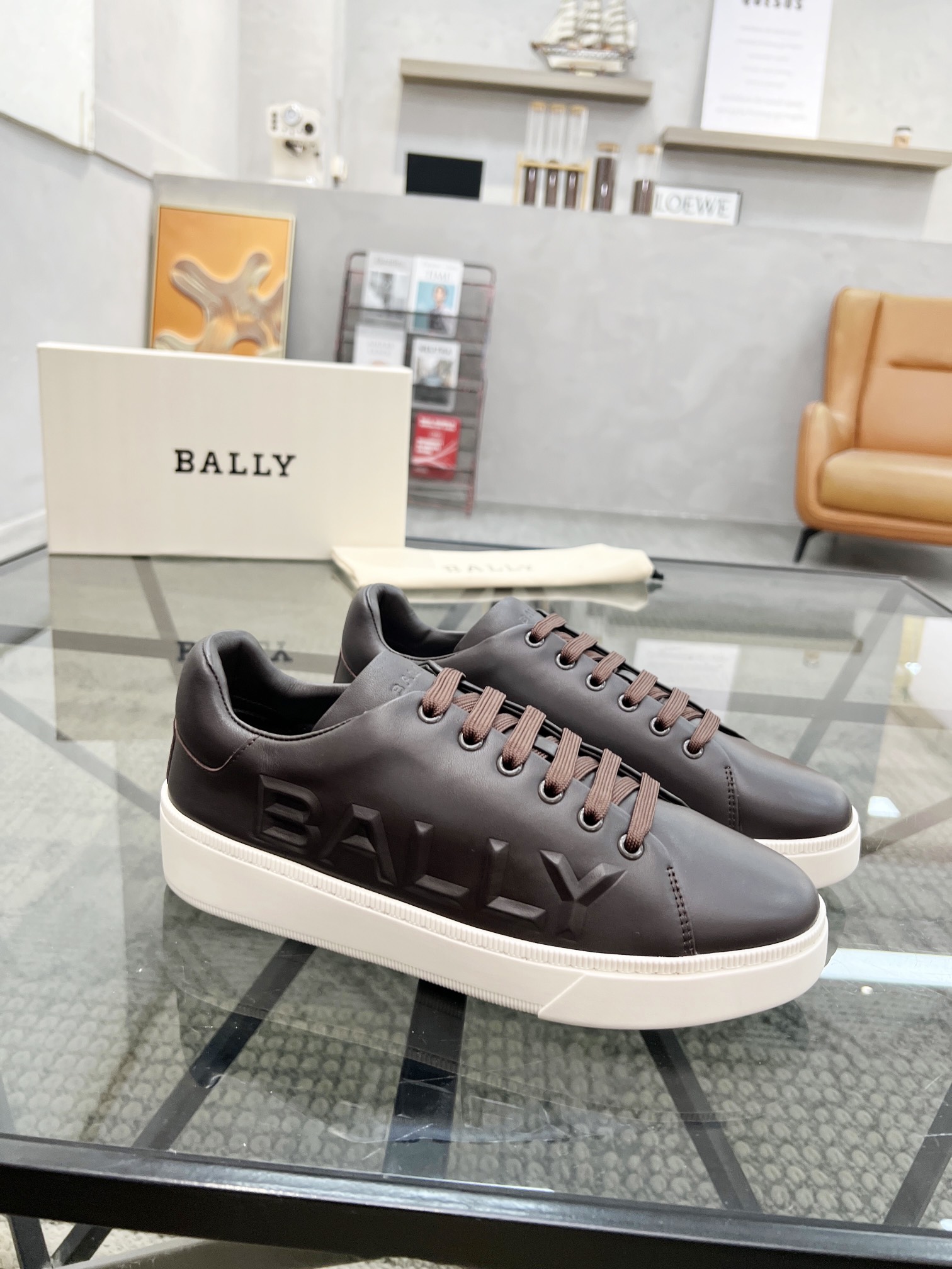 NO:221829,Brand B A L L Y original color matching code number 39-44 customized 38.45.46 Price Material Bali new men's classic casual shoes simple atmospheric super high style selection with top layer cowhide fabric with luxurious cowhide inner smooth lines light and comfortable original wear-resistant super light sole, Bali casual shoes, bally, cowhide19860909品牌B A L L Y 颜色原版配色 码数39-44定做38.45.46 价格 材质巴利新款男士 经典休闲鞋简约大气超高逼格选用头层牛皮搭配面料搭配奢华牛皮内里流畅线条轻便舒适原版 耐磨超轻大底,巴利 休闲鞋,bally,cowhide,Men's shoes