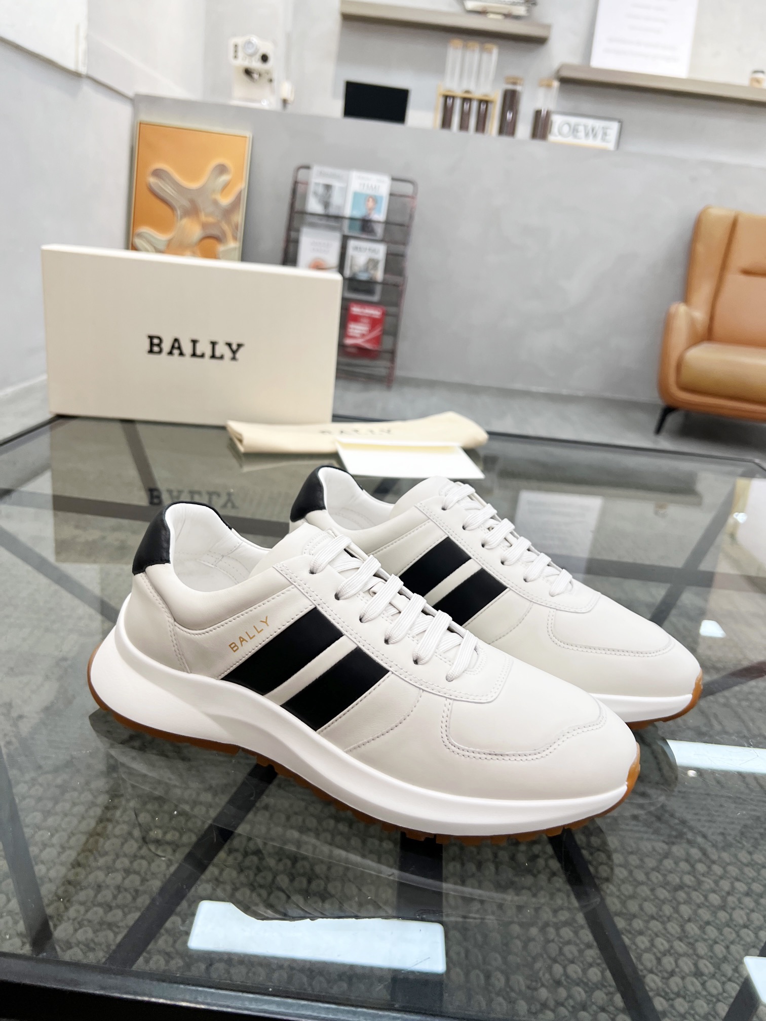 NO:220922,Brand B A L L Y original color matching code number 39-44 customized 38.45.46 Price Material Bali new men's classic casual shoes simple atmospheric super high style selection with top layer cowhide fabric with luxurious cowhide inner smooth lines light and comfortable original wear-resistant super light sole, Bali casual shoes, bally, cowhide19860909品牌B A L L Y 颜色原版配色 码数39-44定做38.45.46 价格 材质巴利新款男士 经典休闲鞋简约大气超高逼格选用头层牛皮搭配面料搭配奢华牛皮内里流畅线条轻便舒适原版 耐磨超轻大底,巴利 休闲鞋,bally,cowhide,Men's shoes