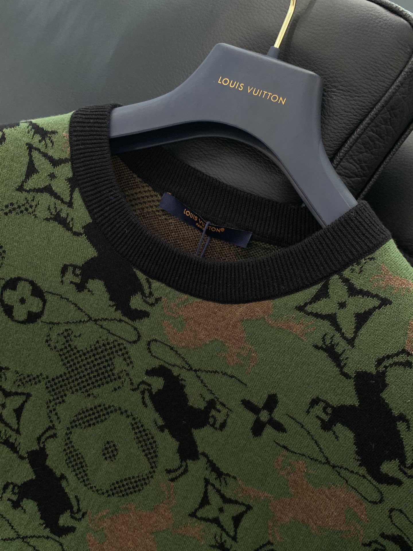 ，LouisVuitton 路易威登，2025春夏最新款，专柜同步有售，原单狠货，时尚休闲圆领针织短袖T