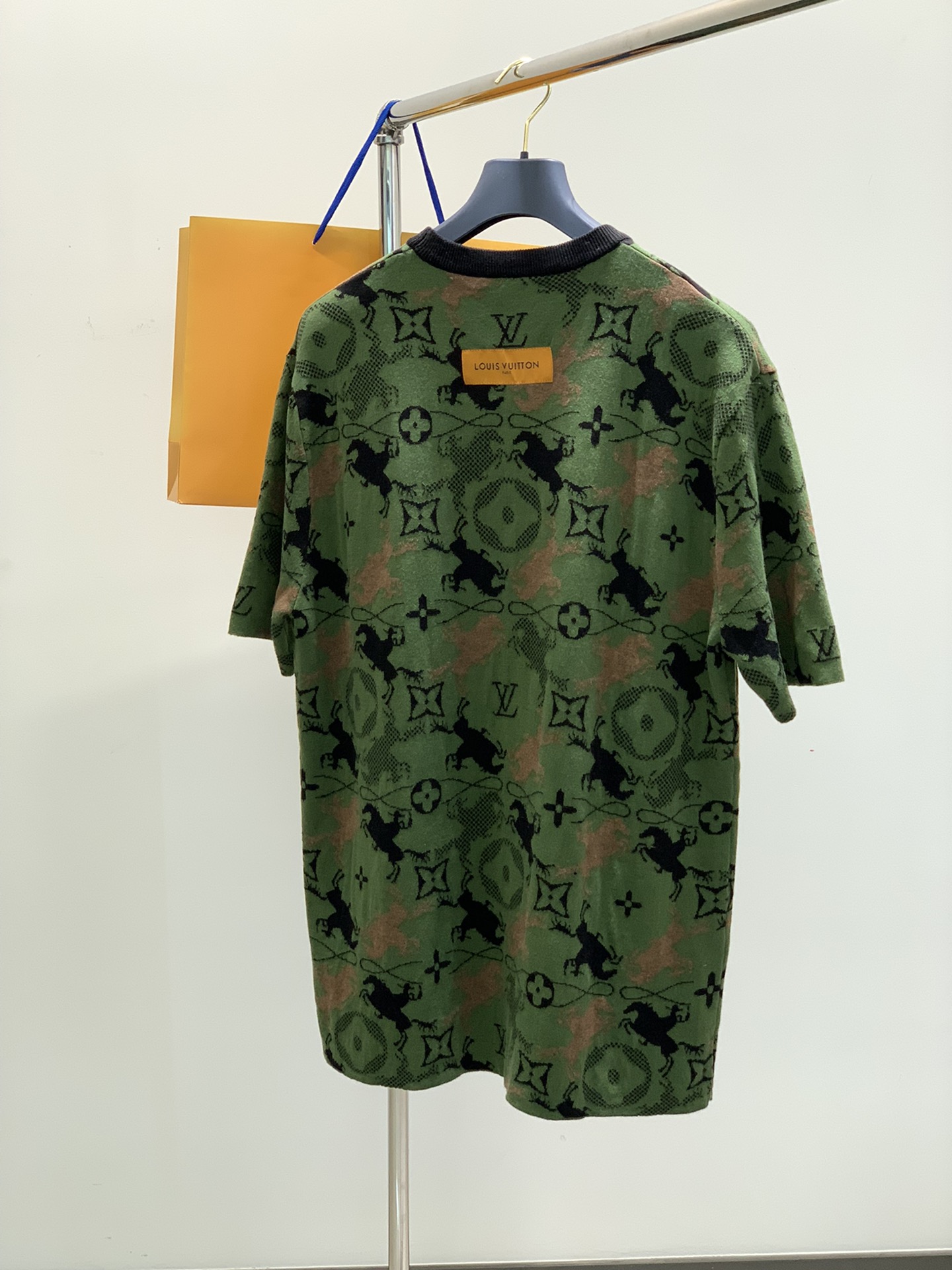 ，LouisVuitton 路易威登，2025春夏最新款，专柜同步有售，原单狠货，时尚休闲圆领针织短袖T