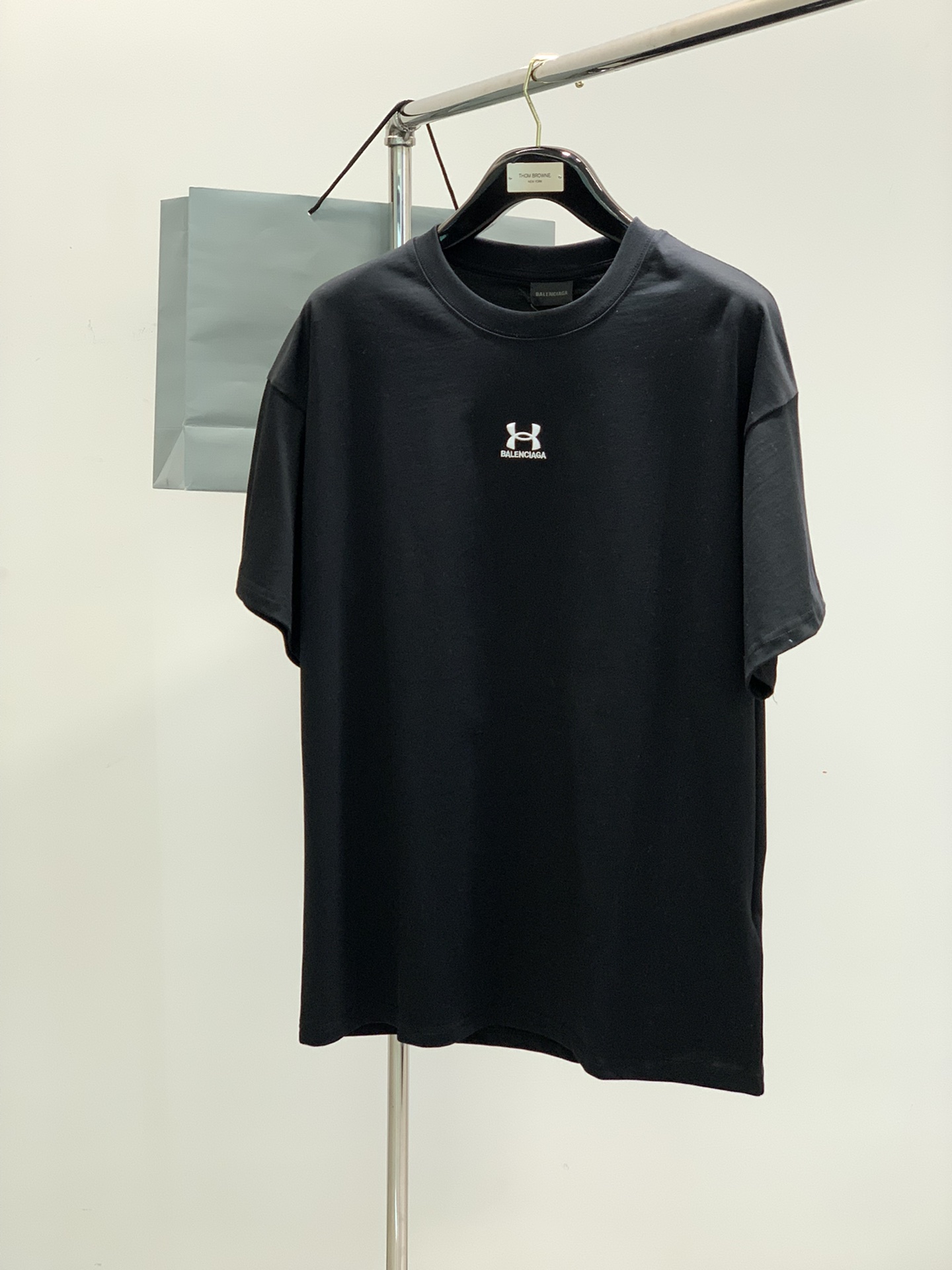 ，Balenciaga 巴黎世家，2025春夏最新款，专柜同步有售，原单狠货，爆款时尚休闲圆领短袖T恤，