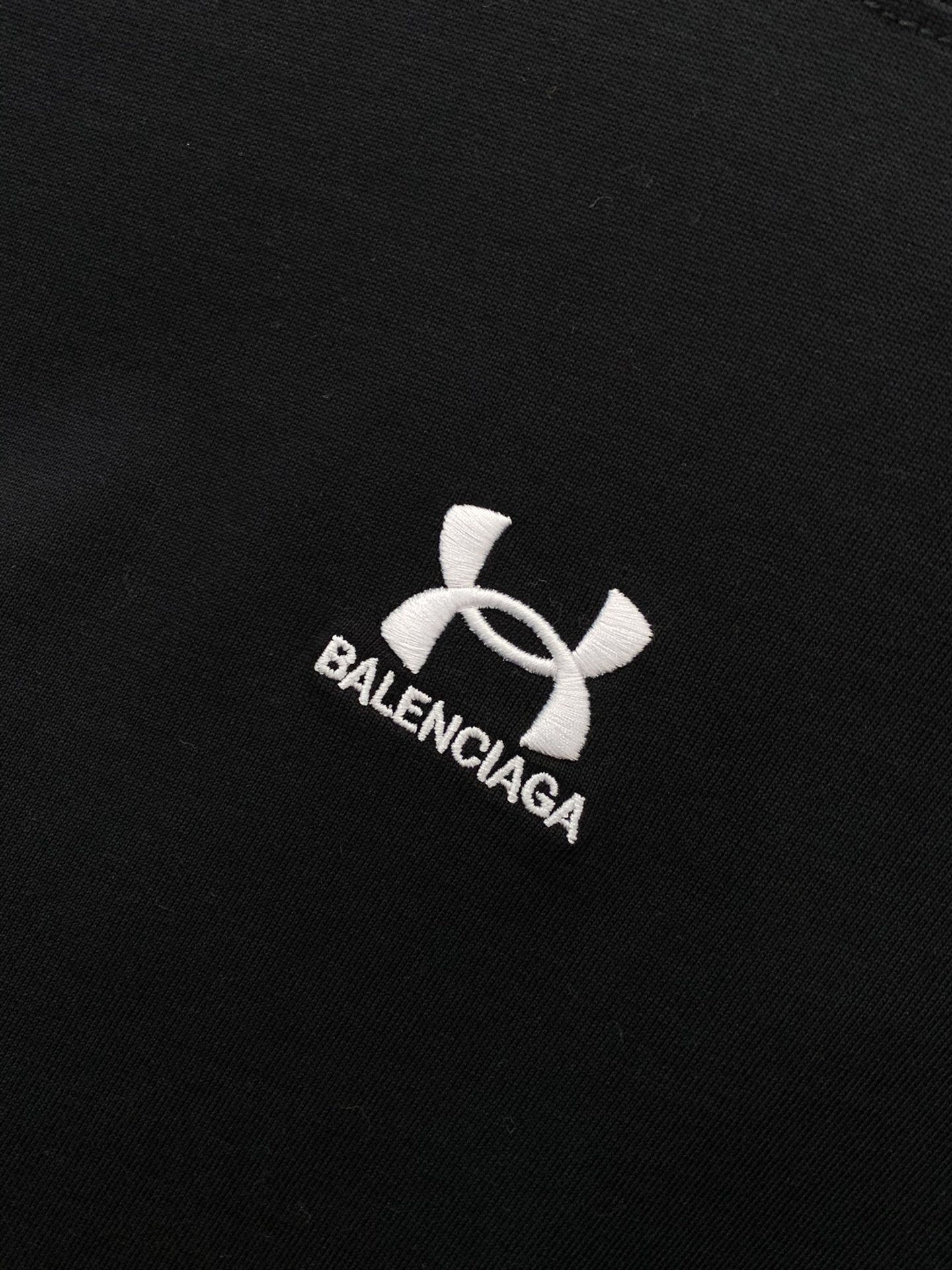 ，Balenciaga 巴黎世家，2025春夏最新款，专柜同步有售，原单狠货，爆款时尚休闲圆领短袖T恤，