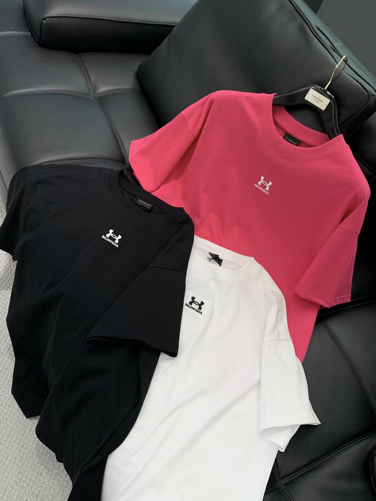 ，Balenciaga 巴黎世家，2025春夏最新款，专柜同步有售，原单狠货，爆款时尚休闲圆领短袖T恤，