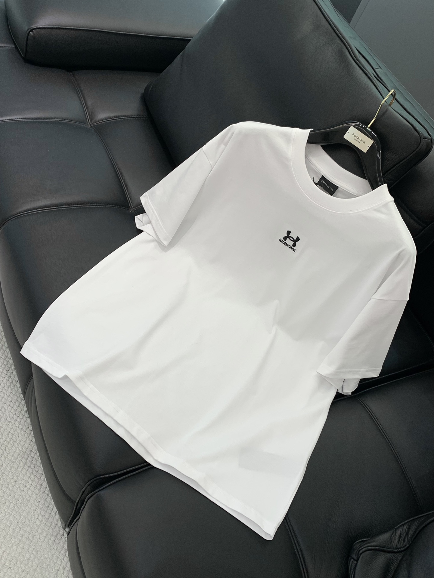 ，Balenciaga 巴黎世家，2025春夏最新款，专柜同步有售，原单狠货，爆款时尚休闲圆领短袖T恤，