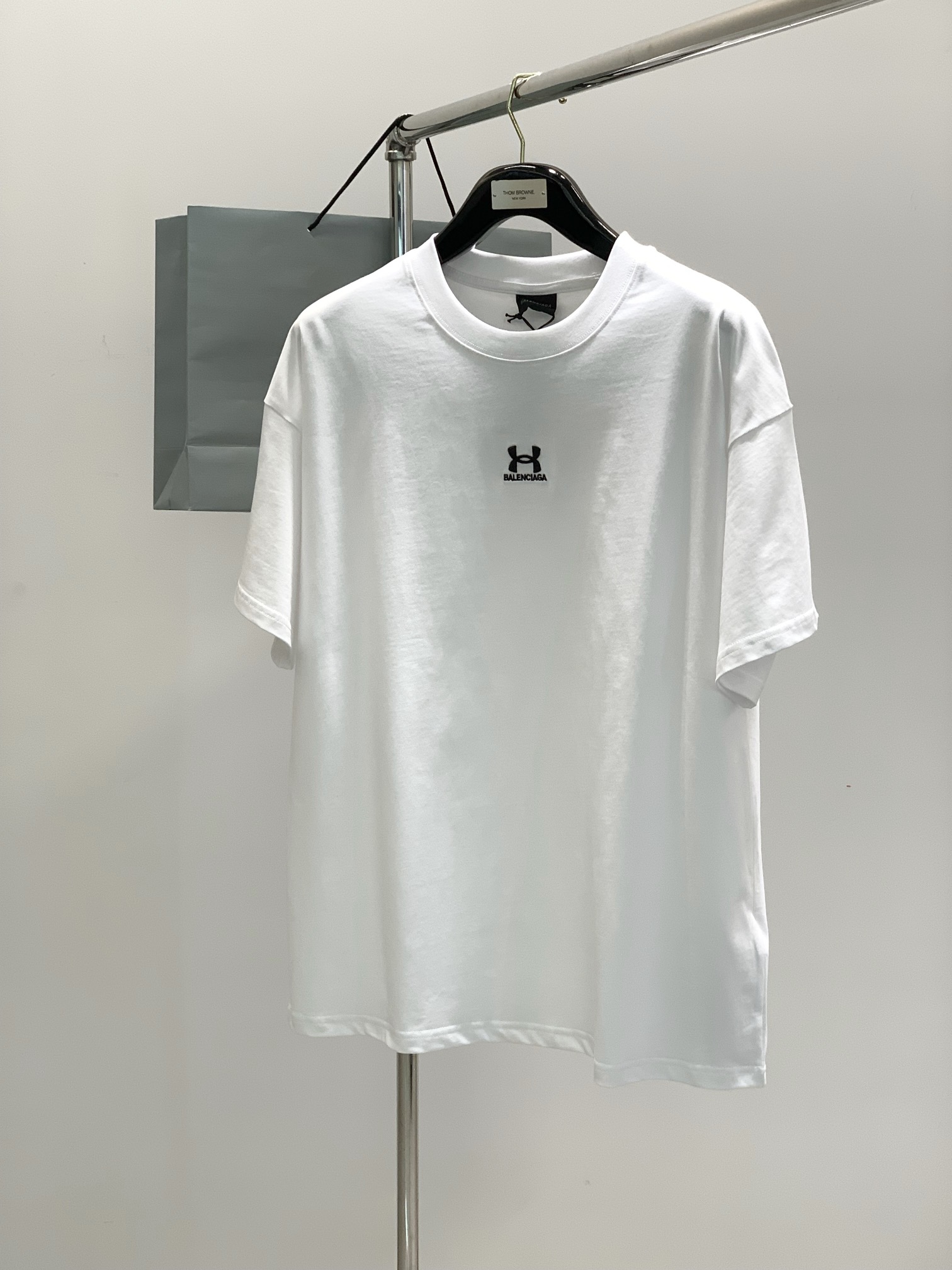 ，Balenciaga 巴黎世家，2025春夏最新款，专柜同步有售，原单狠货，爆款时尚休闲圆领短袖T恤，