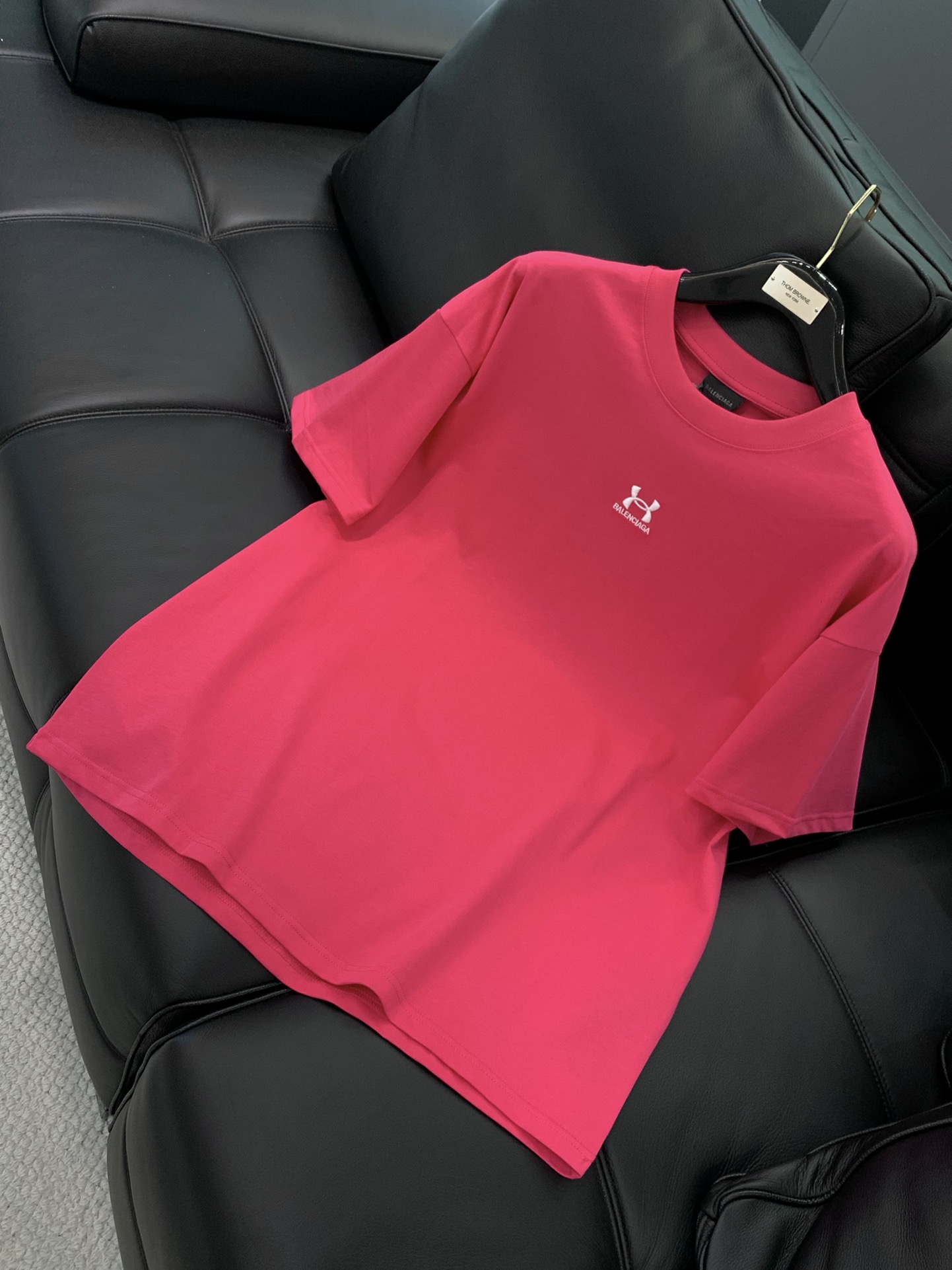 ，Balenciaga 巴黎世家，2025春夏最新款，专柜同步有售，原单狠货，爆款时尚休闲圆领短袖T恤，