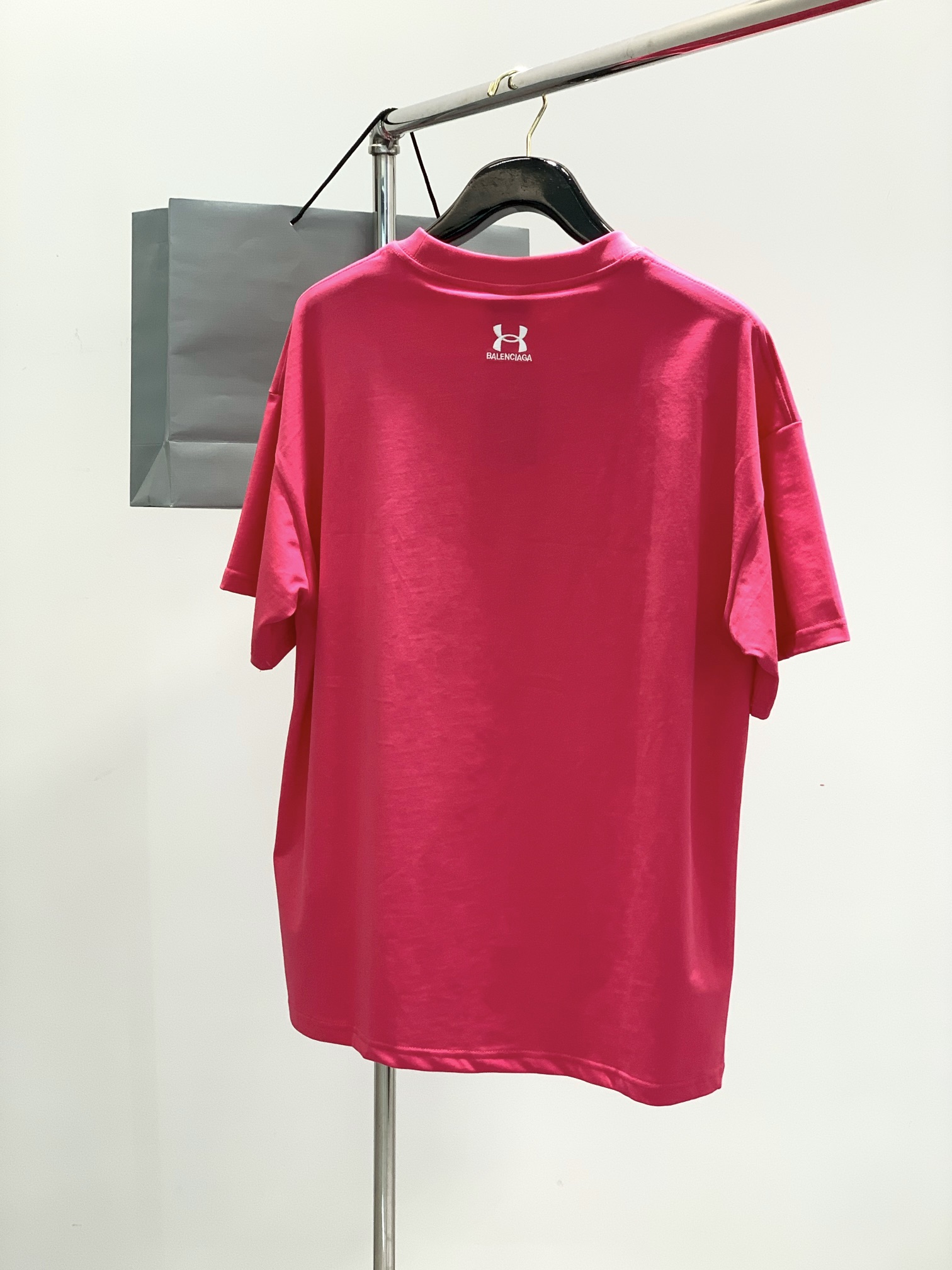 ，Balenciaga 巴黎世家，2025春夏最新款，专柜同步有售，原单狠货，爆款时尚休闲圆领短袖T恤，