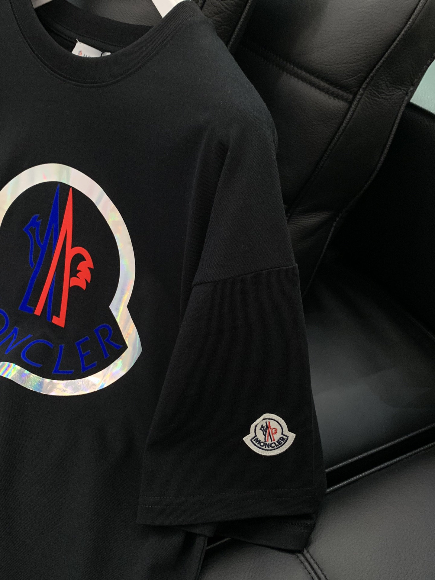 ，Moncler 蒙口，2025夏季最新品，专柜同步有售，原单狠货，时尚休闲圆领短袖T恤，上身舒适！吸睛