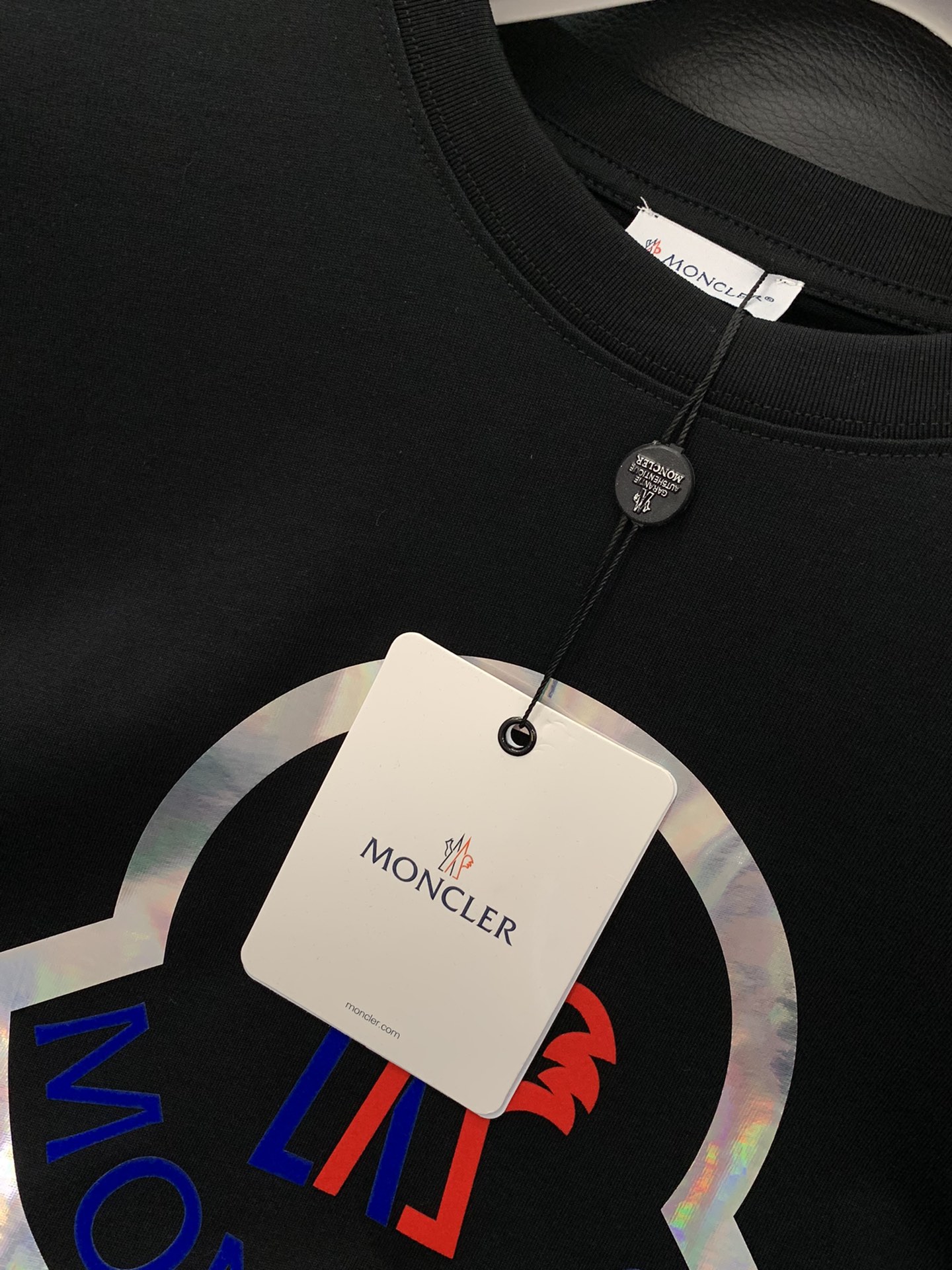 ，Moncler 蒙口，2025夏季最新品，专柜同步有售，原单狠货，时尚休闲圆领短袖T恤，上身舒适！吸睛