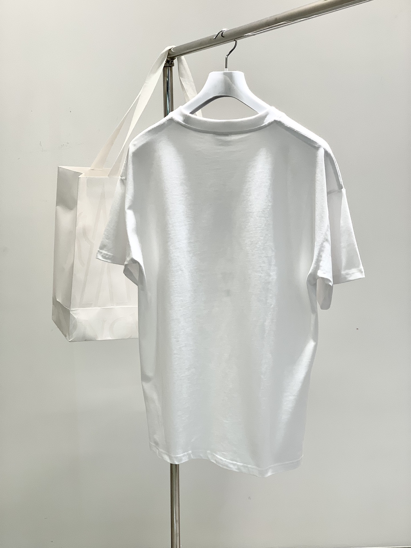 ，Moncler 蒙口，2025夏季最新品，专柜同步有售，原单狠货，时尚休闲圆领短袖T恤，上身舒适！吸睛