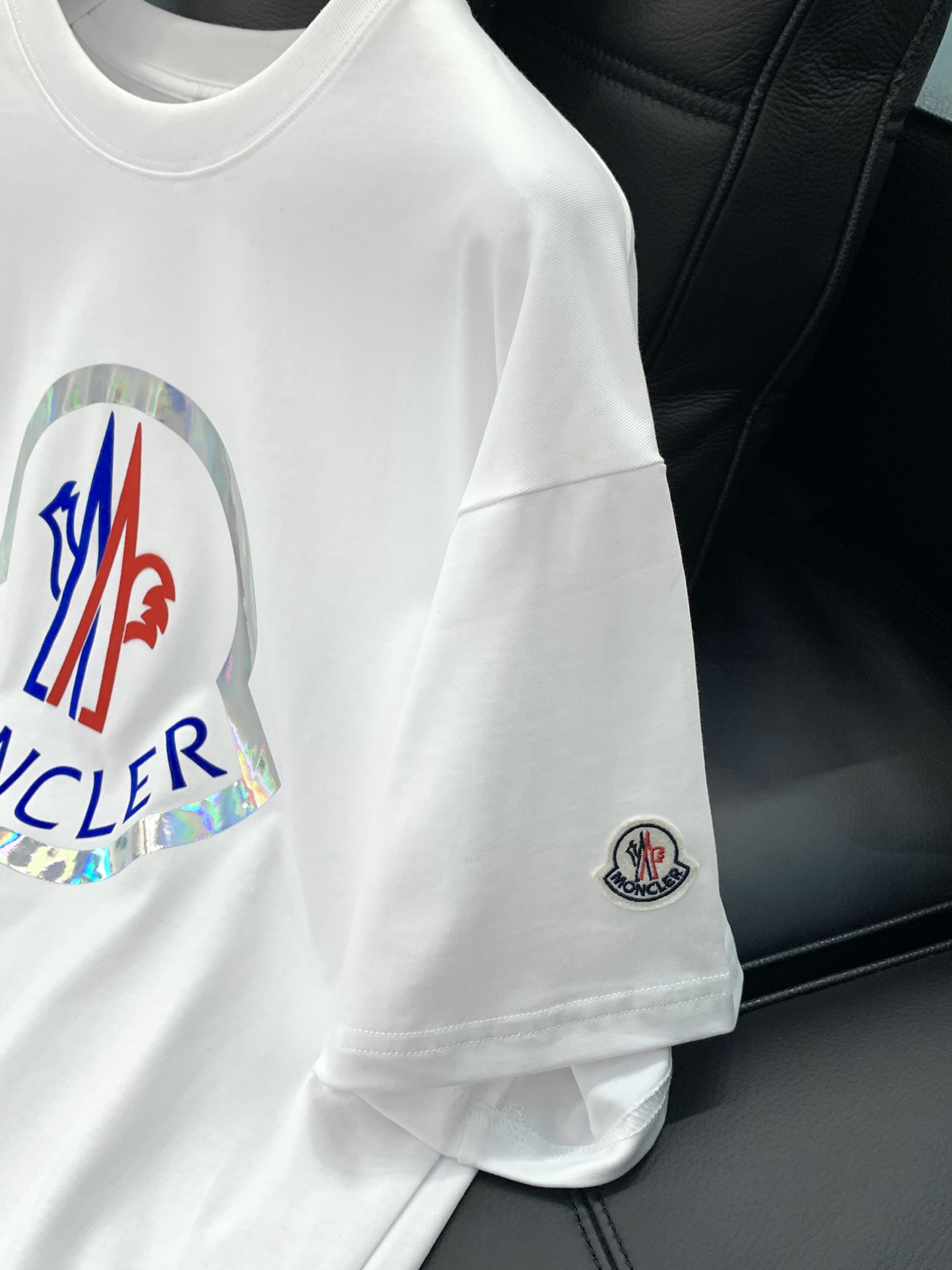 ，Moncler 蒙口，2025夏季最新品，专柜同步有售，原单狠货，时尚休闲圆领短袖T恤，上身舒适！吸睛