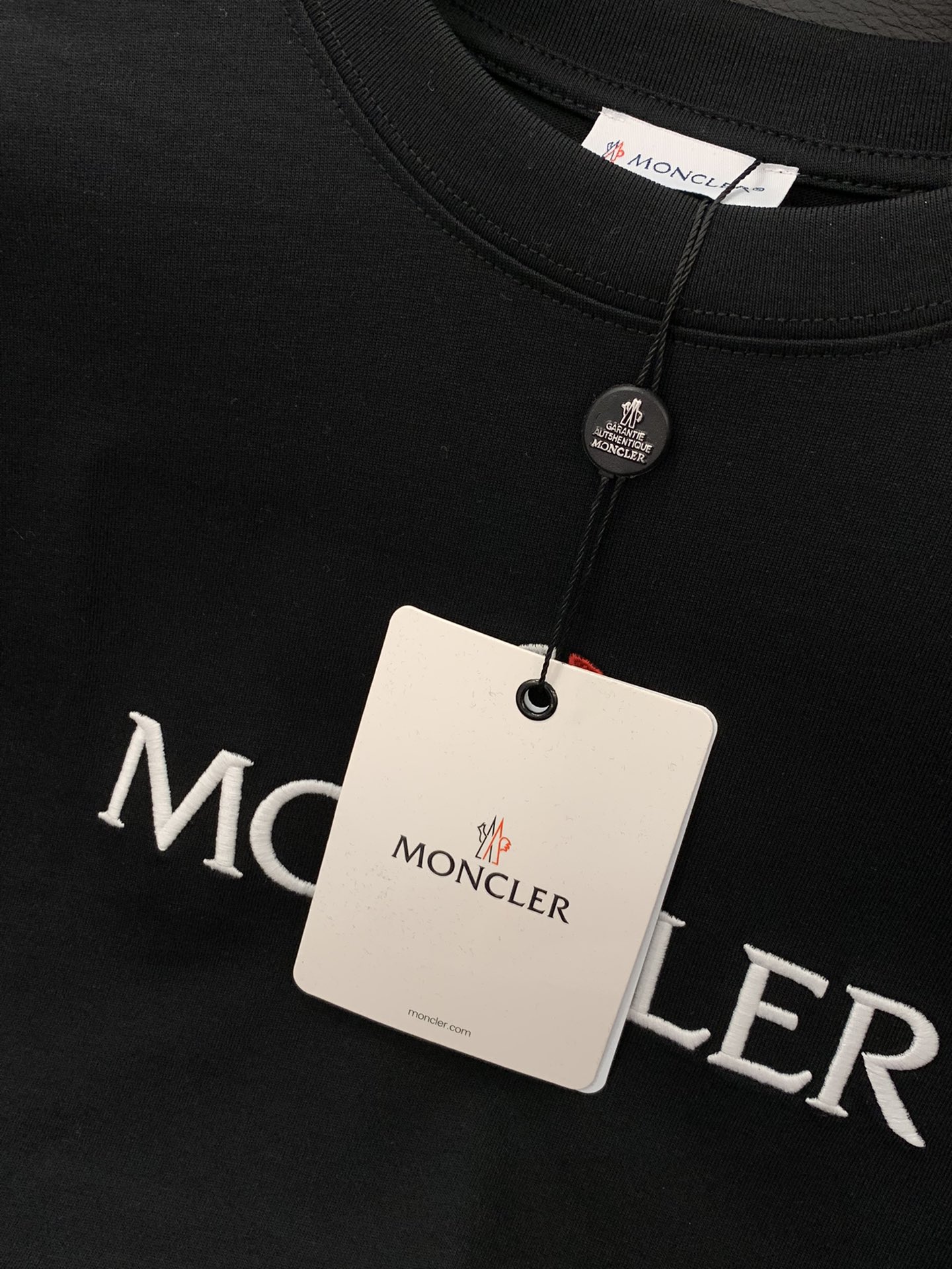 ，Moncler 蒙口，2025夏季最新品，专柜同步有售，原单狠货，时尚休闲圆领短袖T恤，上身舒适！吸睛