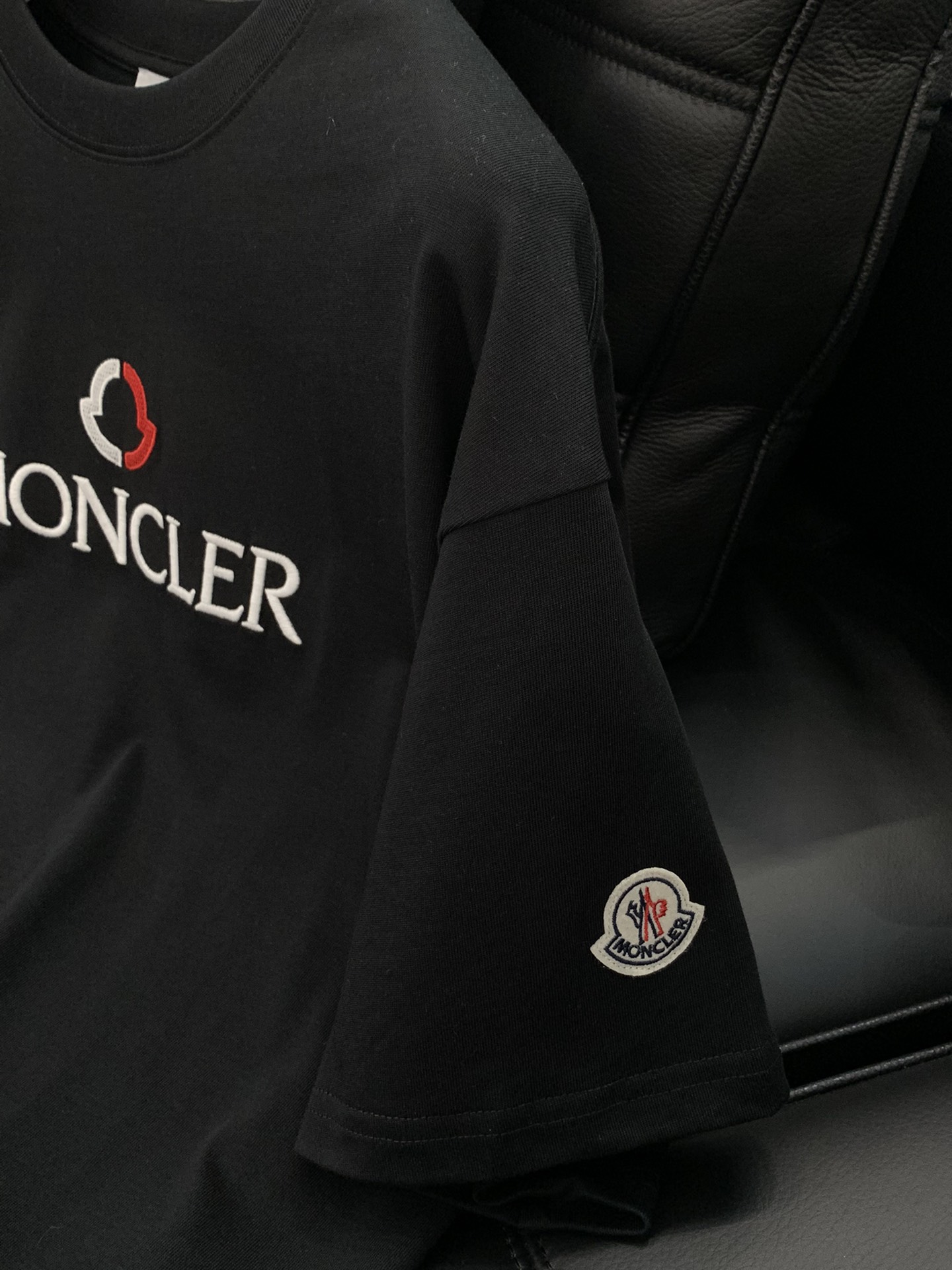 ，Moncler 蒙口，2025夏季最新品，专柜同步有售，原单狠货，时尚休闲圆领短袖T恤，上身舒适！吸睛