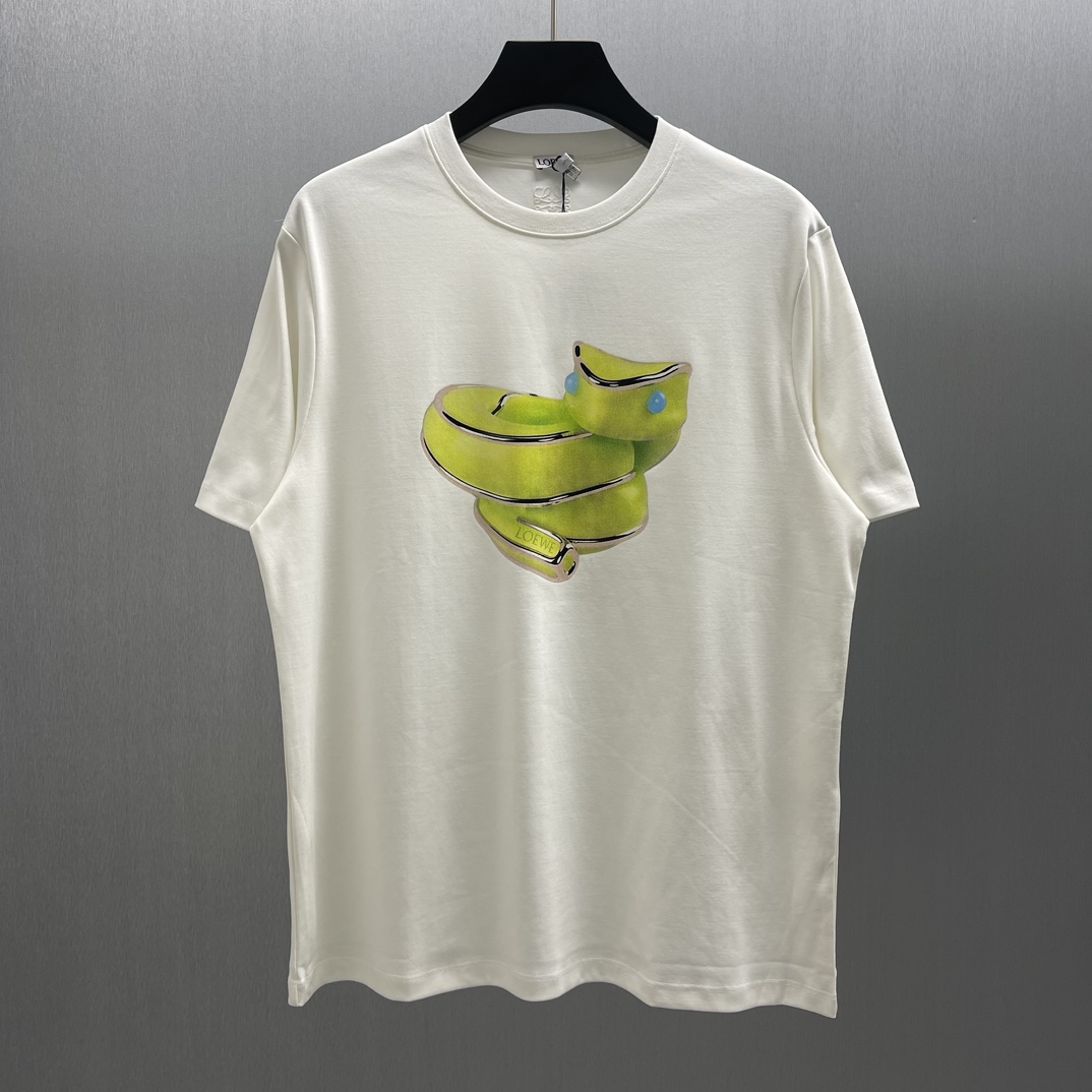 🅿️125 🧧Loew* Camiseta de algodón técnico de corte holgado Talla: S-L Color: blanco Algodón técnico ligero, con estamp…