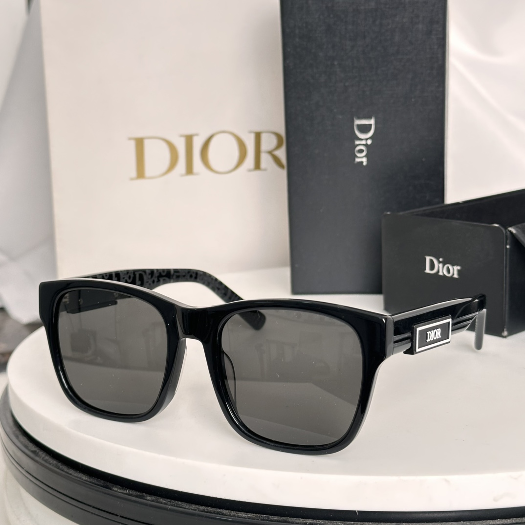  ‼️新品 。迪奥板材字母太阳眼镜 Dior B23 S2F 时尚CD高级方形潮款墨镜🕶 男女款 素颜百