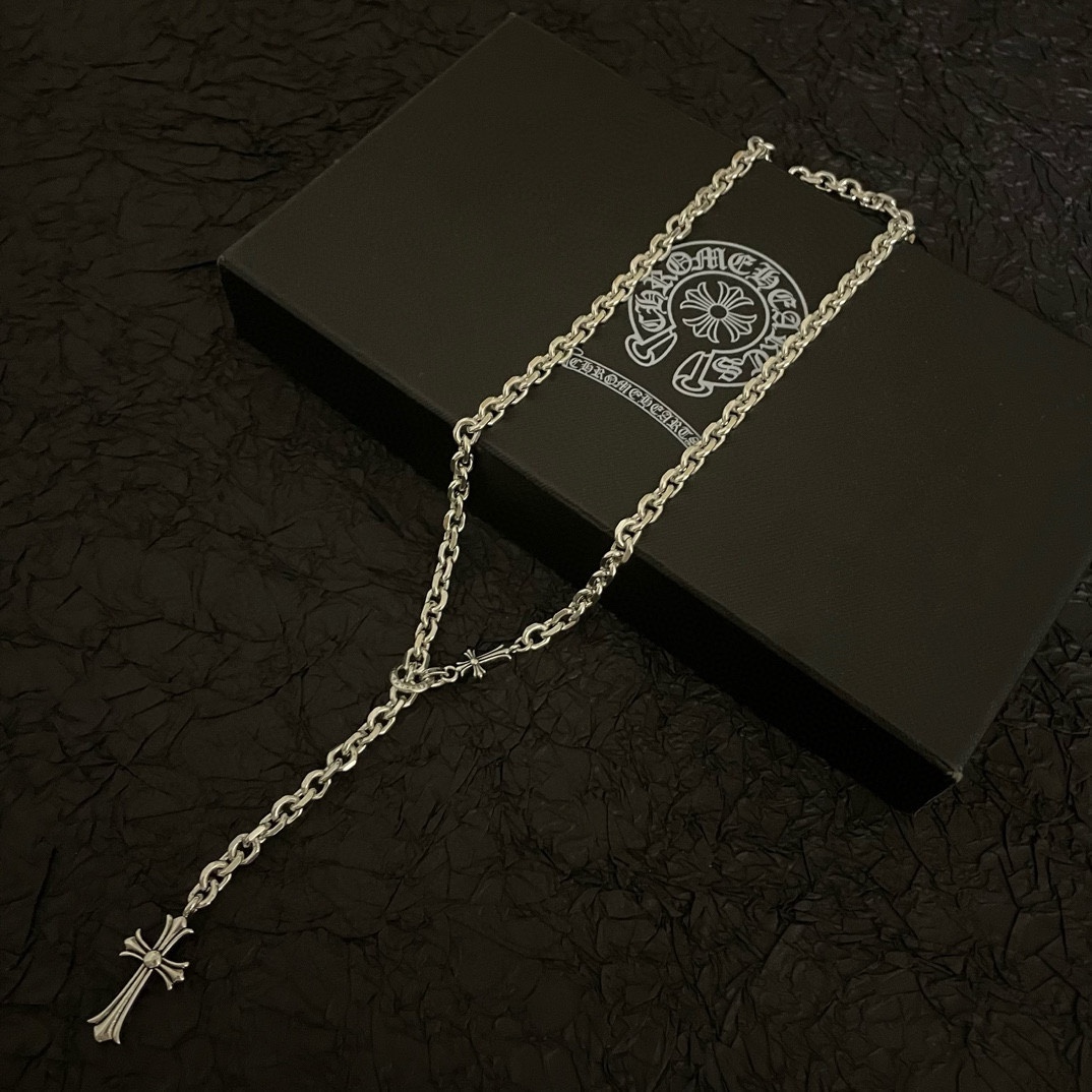 NO:110905,New [Counter Quality] Chrome Hearts Croxin Classic retro adjustable necklace The pattern design styles with different concave and convex shapes are unique. Cross Scout flowers are Croxin's logo, so they last longer. The authentic version of Chrome Hearts Croxin necklace is the ordinary light version of the market. The quality is matched to the version and the details of the print. The degree of retro old gray oxygen. Seiko version!  , jewelry boutique, chrome hearts, chrome hearts, necklace19860909新款【专柜品质】Chrome Hearts克罗心 经典复古可调节式项链 凹凸造型不同的花纹设计风格呈现出与众不同 十字架童军花是克罗心的标志 所以更经久不衰 正品打版Chrome Hearts克罗心项链区别市场普通轻版 对版对标品质 看字印细节 复古做旧灰氧程度.精工版本！,饰品精品,chrome hearts,chrome hearts,necklace,Jewelry