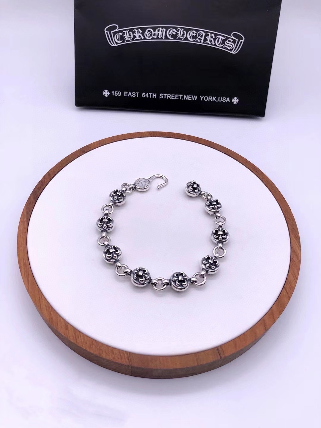 NO:110939,The counter quality [chrome hearts] classic cross ball scout flower multi-element bracelet focuses on high-end and resists inferior quality!  Different from the normal version!  20 -22cm, jewelry quality, chrome hearts, chrome hearts, bracelet19860909专柜精品【chrome Hearts克罗心】经典十字球童军花多元素手链 专注高端,抵制劣质！区别于普通版本！20 -22cm,饰品精品,chrome hearts,chrome hearts,bracelet,Jewelry