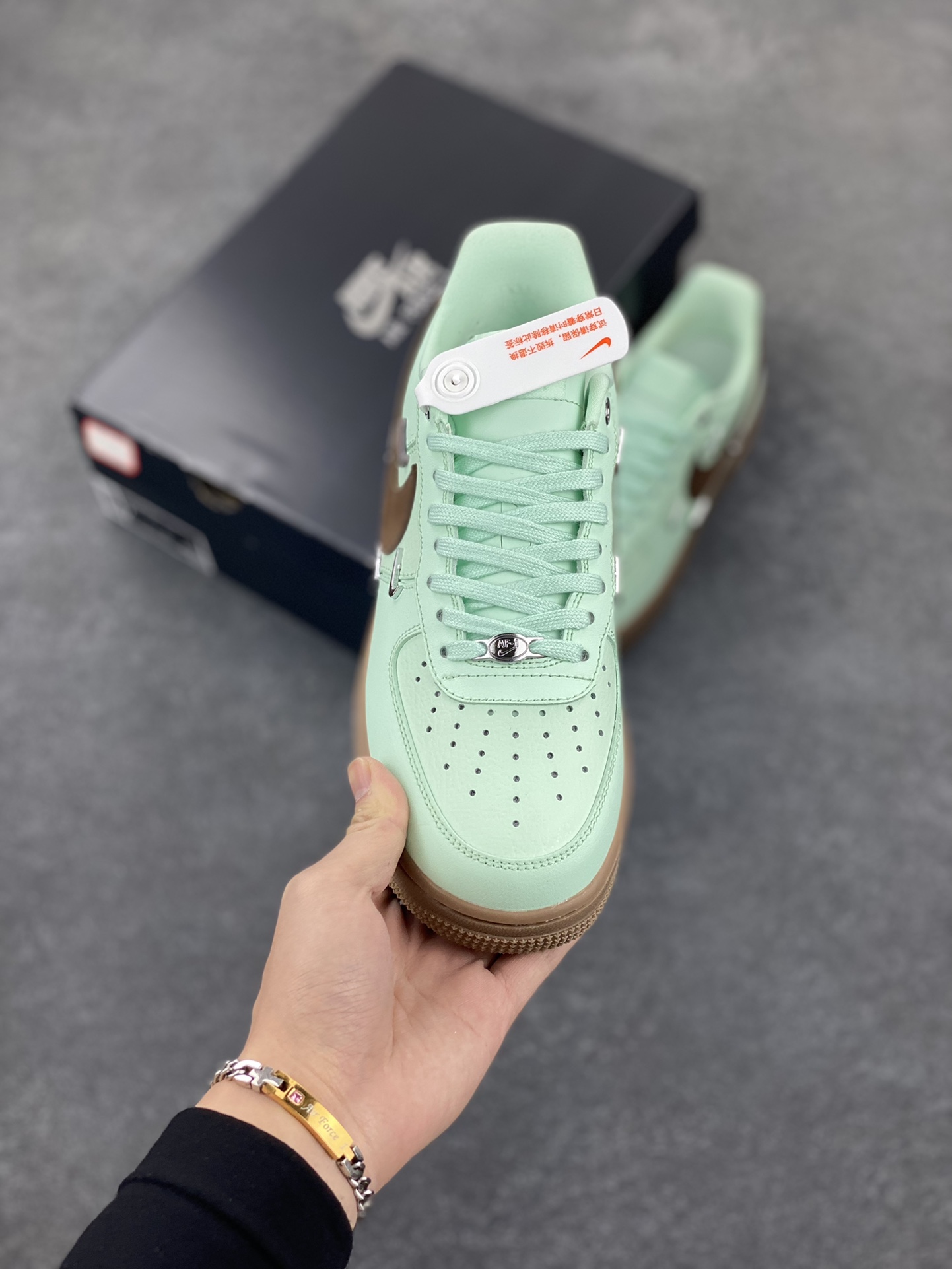 图片[2]-Nike Air Force 1 Low 07 蒂芙尼绿四铁钩 空军一号低帮运动休闲板鞋 原楦头原纸板 打造纯正低帮空军版型 专注外贸渠道 全掌内置蜂窝气垫 原盒配件 原厂中底钢印、拉帮完美 货号：IB8894-329 尺码：36 36.5 37.5 38 38.5 39 40 40.5 41 42 42.5 43 44 44.5 45-选品中心