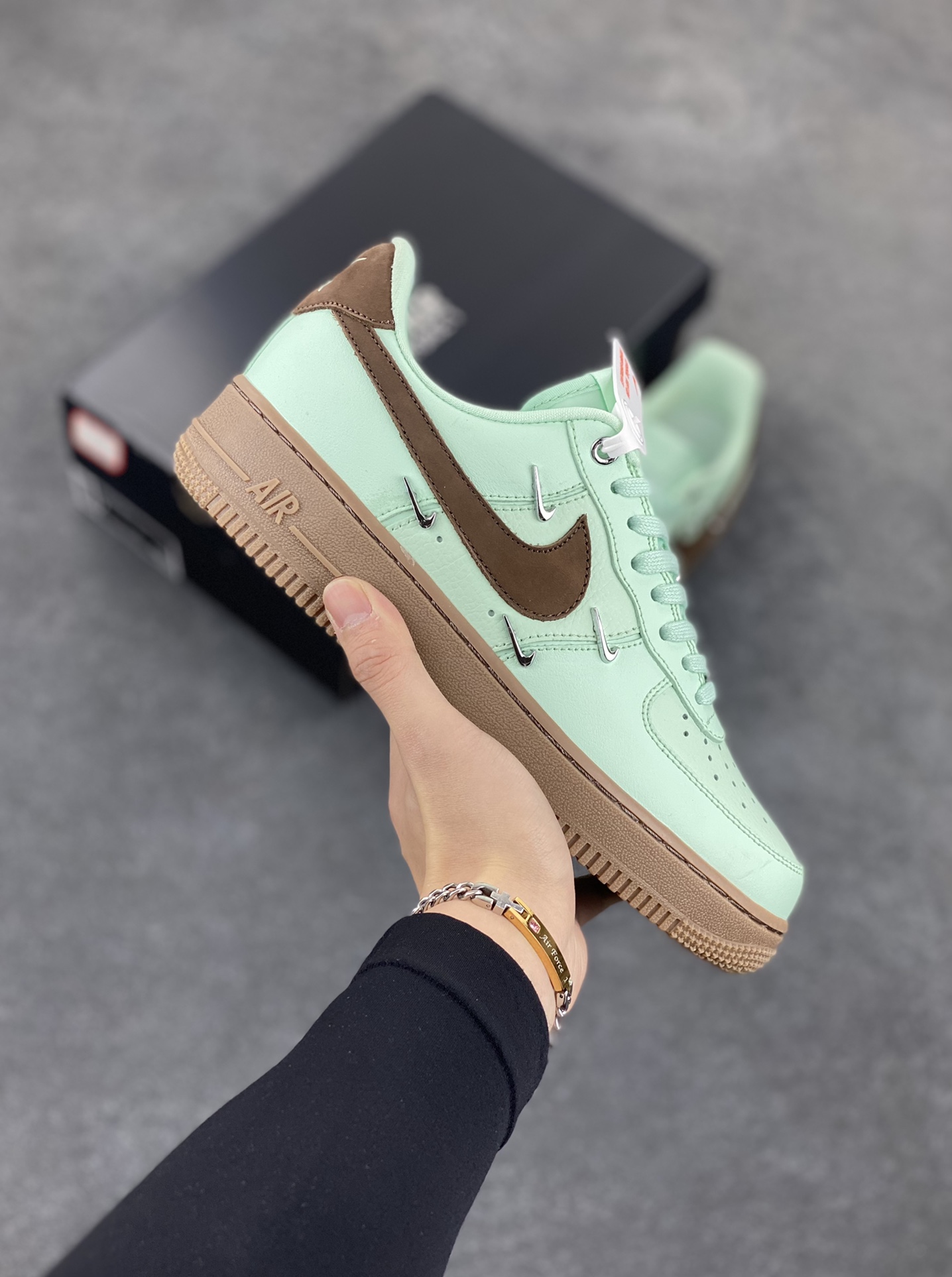 Nike Air Force 1 Low 07 蒂芙尼绿四铁钩 空军一号低帮运动休闲板鞋 原楦头原纸板 打造纯正低帮空军版型 专注外贸渠道 全掌内置蜂窝气垫 原盒配件 原厂中底钢印、拉帮完美 货号:IB8894-329 尺码:36 36.5 37.5 38 38.5 39 40 40.5 41 42 42.5 43 44 44.5 45-选品中心