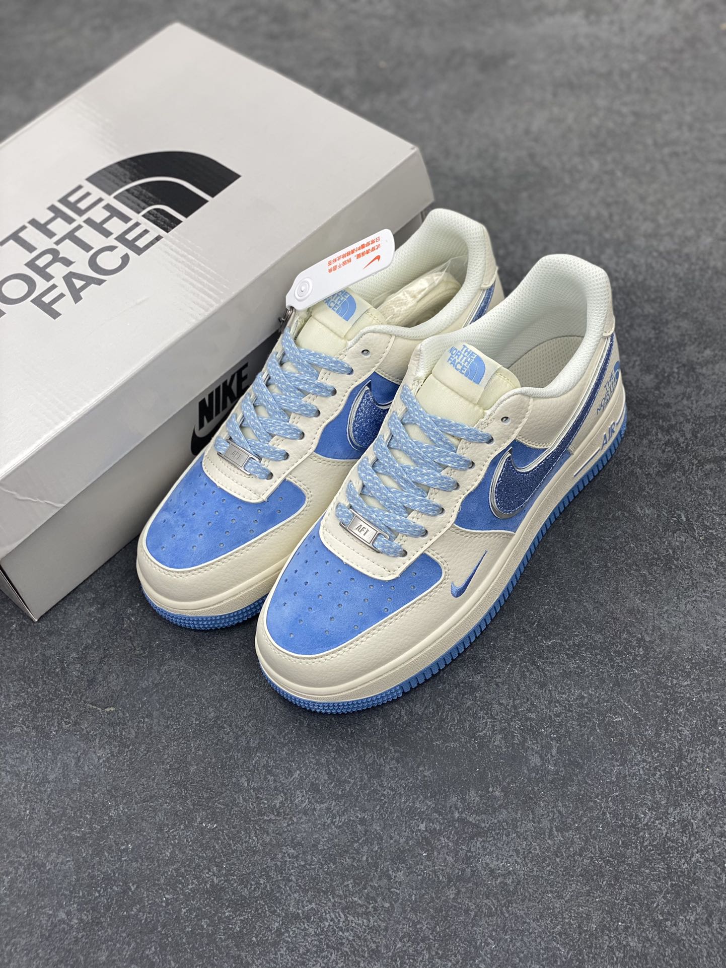图片[8]-NIke Air Force 1 \’07 Low “北面联名”空军一号 低帮 运动鞋 休闲鞋 折边针车 工艺难度大 原楦头原纸板 原装鞋盒 定制五金配件 内置全掌气垫 原厂鞋底 货号：QY6818-534 尺码：36 36.5 37.5 38 38.5 39 40 40.5 41 42 42.5 43 44 44.5 45-选品中心