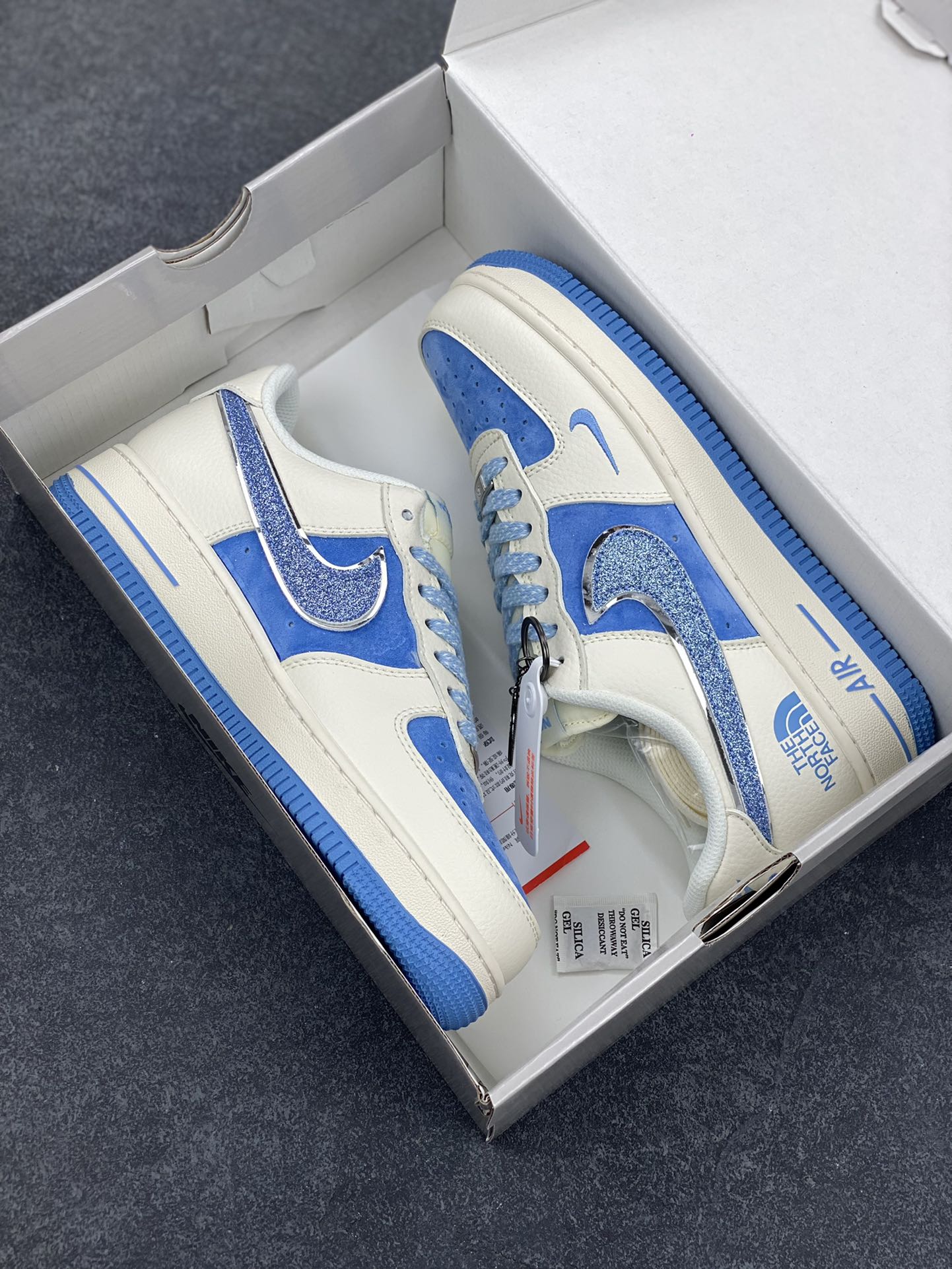 图片[9]-NIke Air Force 1 \’07 Low “北面联名”空军一号 低帮 运动鞋 休闲鞋 折边针车 工艺难度大 原楦头原纸板 原装鞋盒 定制五金配件 内置全掌气垫 原厂鞋底 货号：QY6818-534 尺码：36 36.5 37.5 38 38.5 39 40 40.5 41 42 42.5 43 44 44.5 45-选品中心