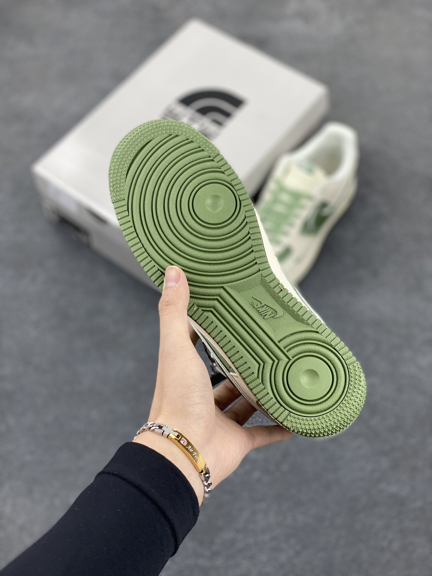 图片[5]-NIke Air Force 1 \’07 Low “北面联名”空军一号 低帮 运动鞋 休闲鞋 折边针车 工艺难度大 原楦头原纸板 原装鞋盒 定制五金配件 内置全掌气垫 原厂鞋底 货号：QY6818-532 尺码：36 36.5 37.5 38 38.5 39 40 40.5 41 42 42.5 43 44 44.5 45-选品中心