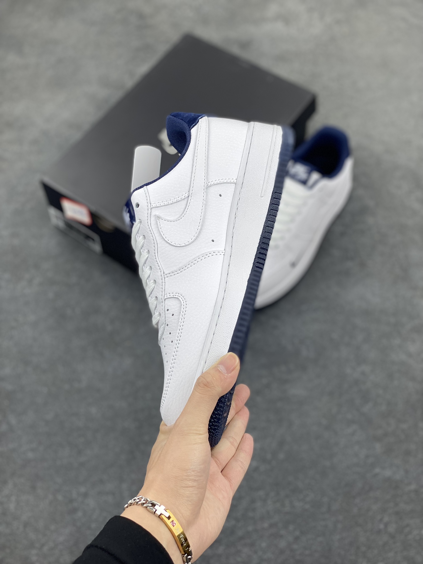 图片[3]-Air Force 1\’ 07 深蓝小勾 原楦头原纸板 打造纯正空军版型 专注外贸渠道 全掌内置蜂窝气垫 #原盒配件 原厂中底钢印、拉帮完美 货号：HM9483-001 尺码：36 36.5 37.5 38 38.5 39 40 40.5 41 42 42.5 43 44 44.5 45-选品中心