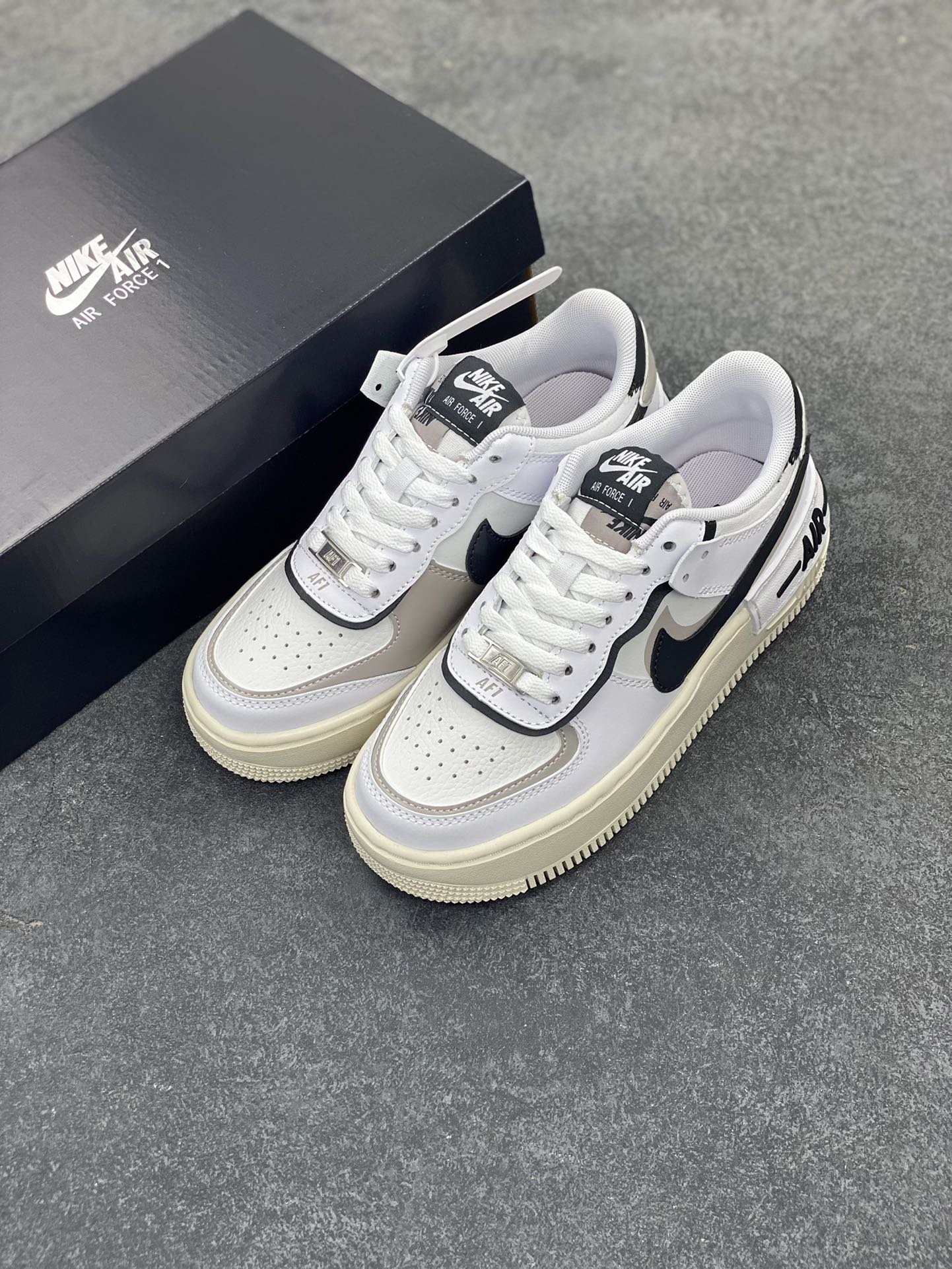 图片[8]-NK Air Force 1 Shadow 轻量增高低帮百搭板鞋\”拼接马卡龙\” 全新少女系解构主义设计双层轻量EVA发泡中底+防滑RB橡胶外圈底鞋底 原楦头原纸板 打造纯正空军版型 专注外贸渠道 全掌内置蜂窝气垫 原盒配件 原厂中底钢印、拉帮完美 货号： DZ1847-110 尺码：35.5 36 36.5 37.5 38 38.5 39 40 40.5 41 42-选品中心