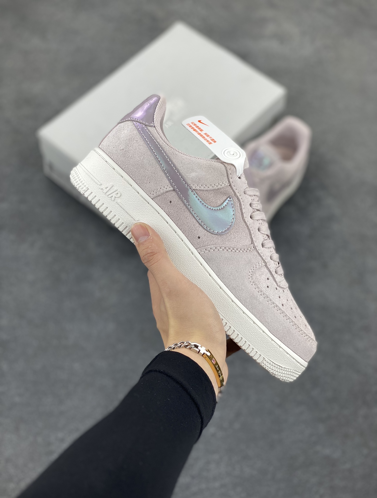 Air Force 1\’ 07 翻毛粉 原楦头原纸板 打造纯正空军版型 专注外贸渠道 全掌内置蜂窝气垫 #原盒配件 原厂中底钢印、拉帮完美 货号:HJ4401-001 尺码:36 36.5 37.5 38 38.5 39 40 40.5 41 42 42.5 43 44 44.5 45-选品中心