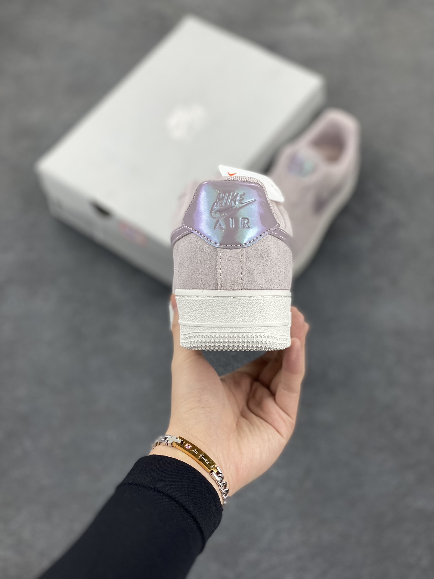 图片[4]-Air Force 1\’ 07 翻毛粉 原楦头原纸板 打造纯正空军版型 专注外贸渠道 全掌内置蜂窝气垫 #原盒配件 原厂中底钢印、拉帮完美 货号：HJ4401-001 尺码：36 36.5 37.5 38 38.5 39 40 40.5 41 42 42.5 43 44 44.5 45-选品中心