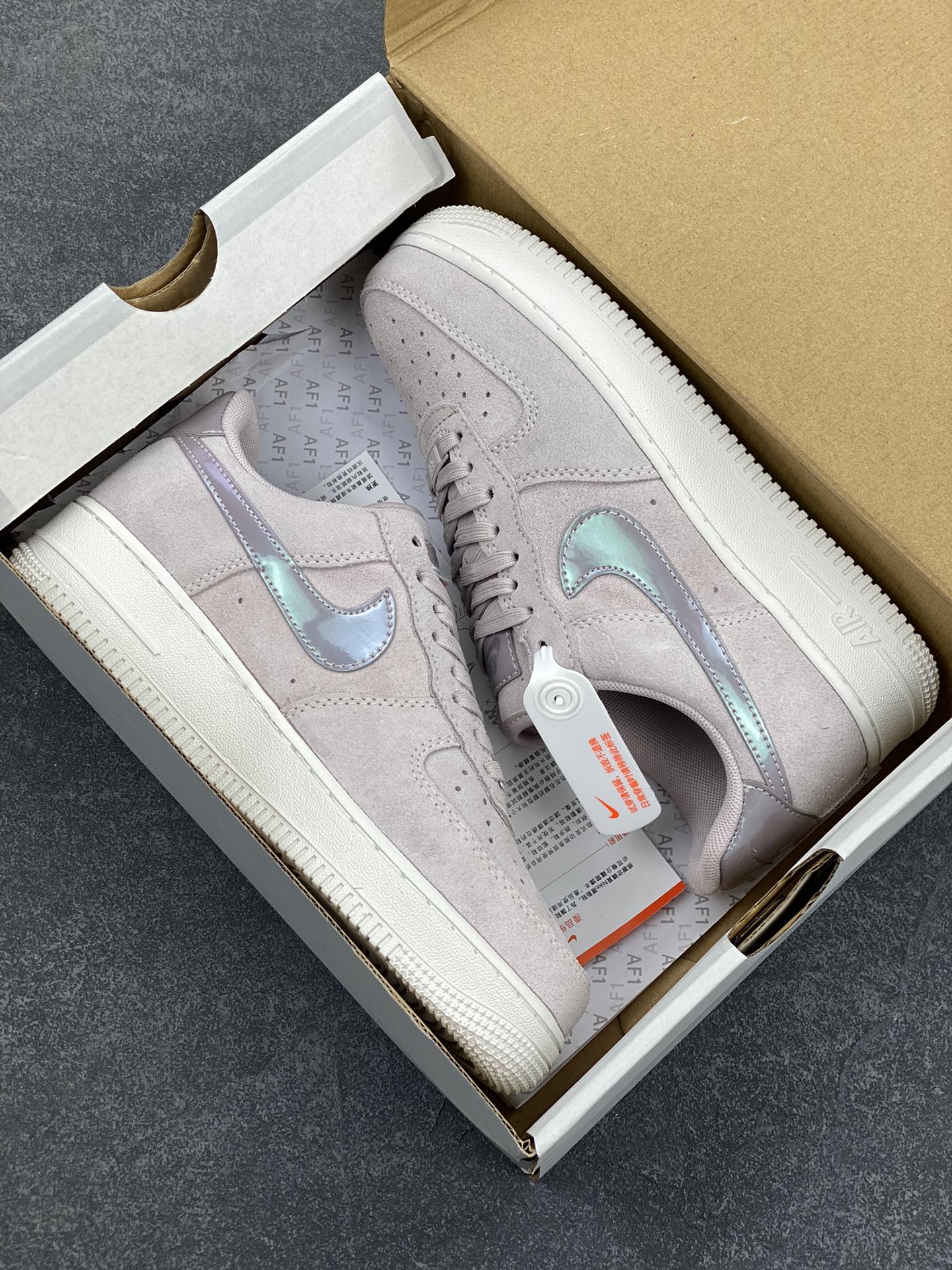 图片[9]-Air Force 1\’ 07 翻毛粉 原楦头原纸板 打造纯正空军版型 专注外贸渠道 全掌内置蜂窝气垫 #原盒配件 原厂中底钢印、拉帮完美 货号：HJ4401-001 尺码：36 36.5 37.5 38 38.5 39 40 40.5 41 42 42.5 43 44 44.5 45-选品中心