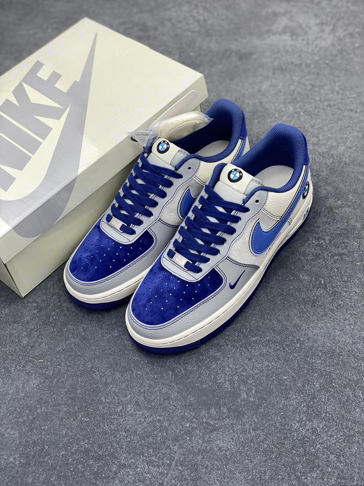 图片[8]-NIke Air Force 1 \’07 Low “宝马联名——蓝天白云”空军一号 低帮 运动鞋 休闲鞋 折边针车 工艺难度大 原楦头原纸板 原装鞋盒 定制五金配件 内置全掌气垫 原厂鞋底 货号：DM6688-017 尺码：36 36.5 37.5 38 38.5 39 40 40.5 41 42 42.5 43 44 44.5 45-选品中心