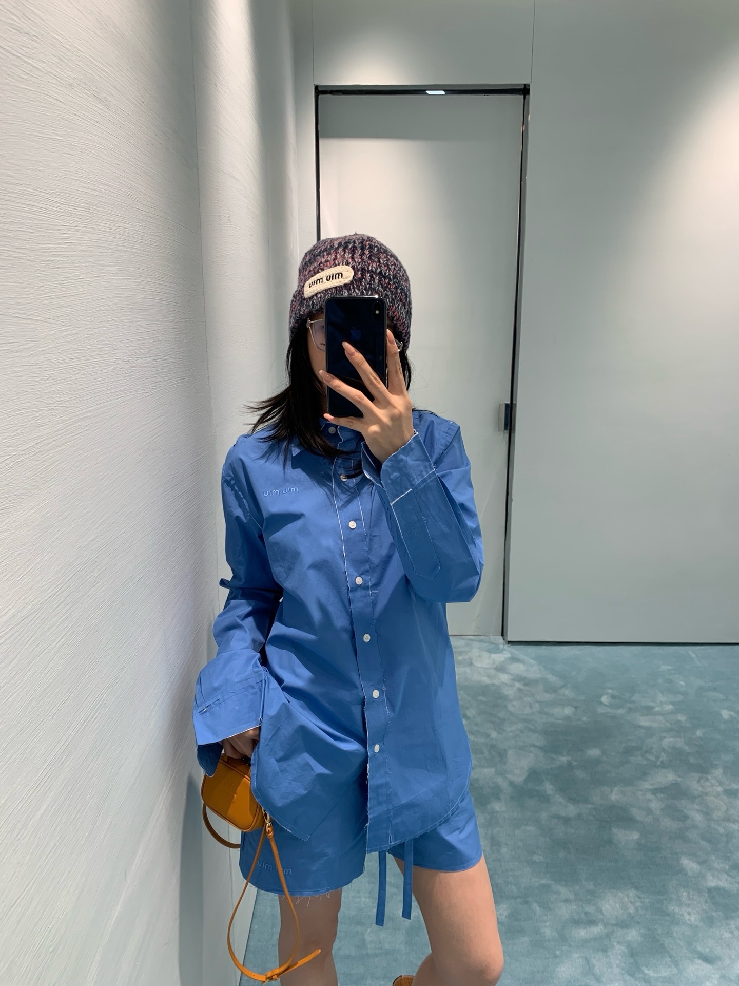 NO:296835,Batch (shirt) Batch (shorts) Miu* 25Ss early spring new style Contrast color destruction elements splicing fake two-piece shirt丨Original development!  High-end production!  Customized fabrics, super photogenic, and the magazine covers are released in minutes. Customized fabrics are super versatile!  Age reduction effect points ~ This set must be arranged for the wardrobe SML, miumiu, shorts, shirts, alexander wang19860909批（衬衫） 批（短裤） Miu* 25Ss早春新款 撞色破坏元素拼接假两件衬衫丨原版开发！高版出品！定制面料 拍照超级上镜,分分钟出杂志封面大片定制面料 超级百搭！减龄效果分～必须给衣柜安排上这一套 现货 SML,,miumiu,shorts,shirts,alexander wang,Women's clothing