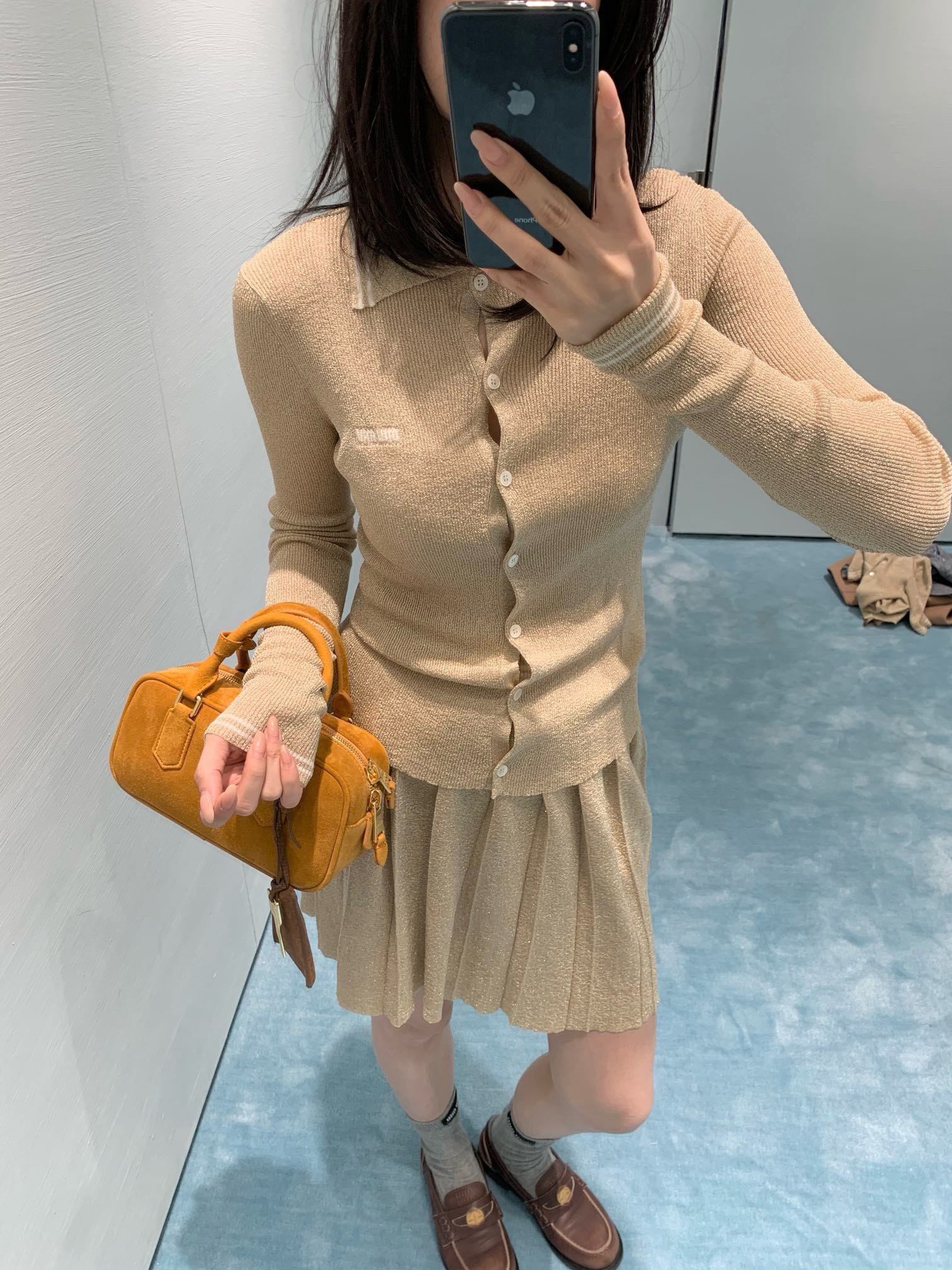 NO:314931,Miu24 catwalk style bright silk knitted cardigan This sweater is absolutely 