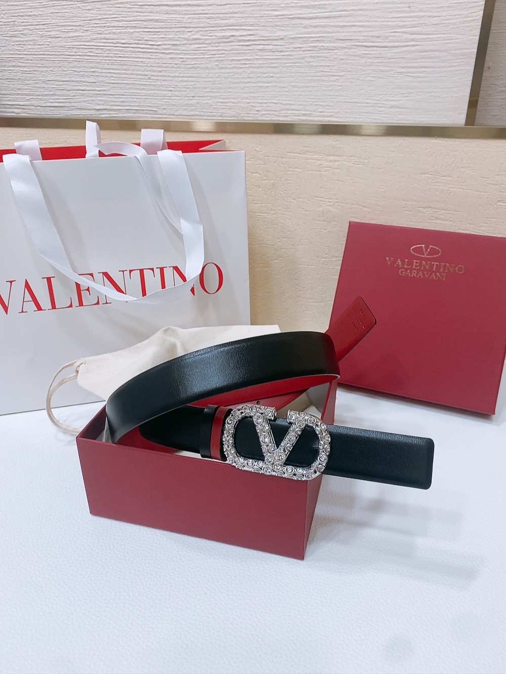 Valentino Vlogo Belt: Shallow Pill Signature, Schwarlow Stripes, 3cm Width. - 图片 2