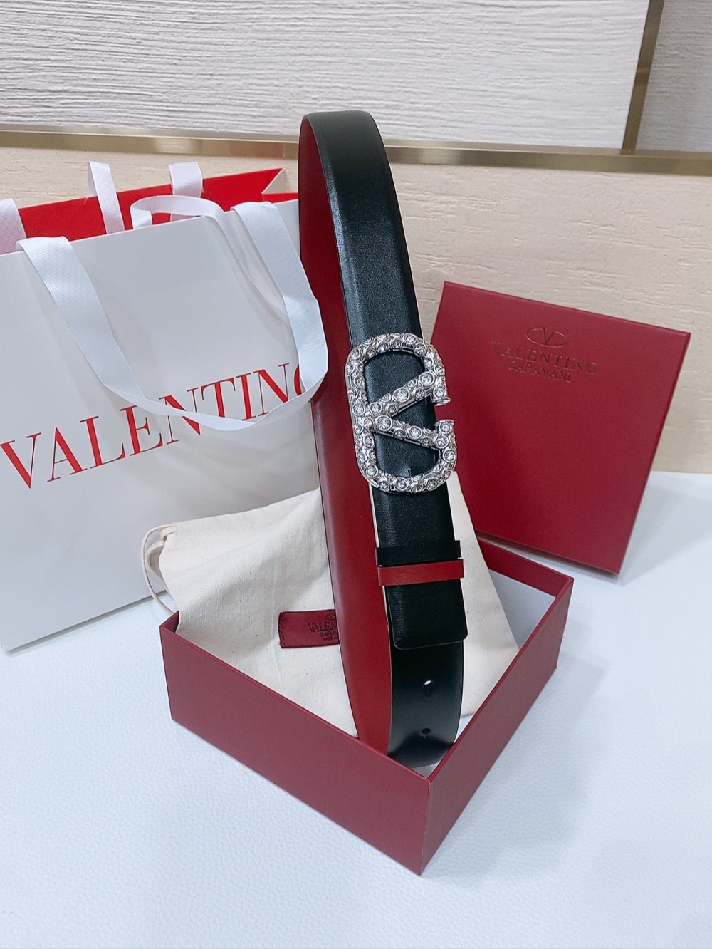 Valentino Vlogo Belt: Shallow Pill Signature, Schwarlow Stripes, 3cm Width. - 图片 6