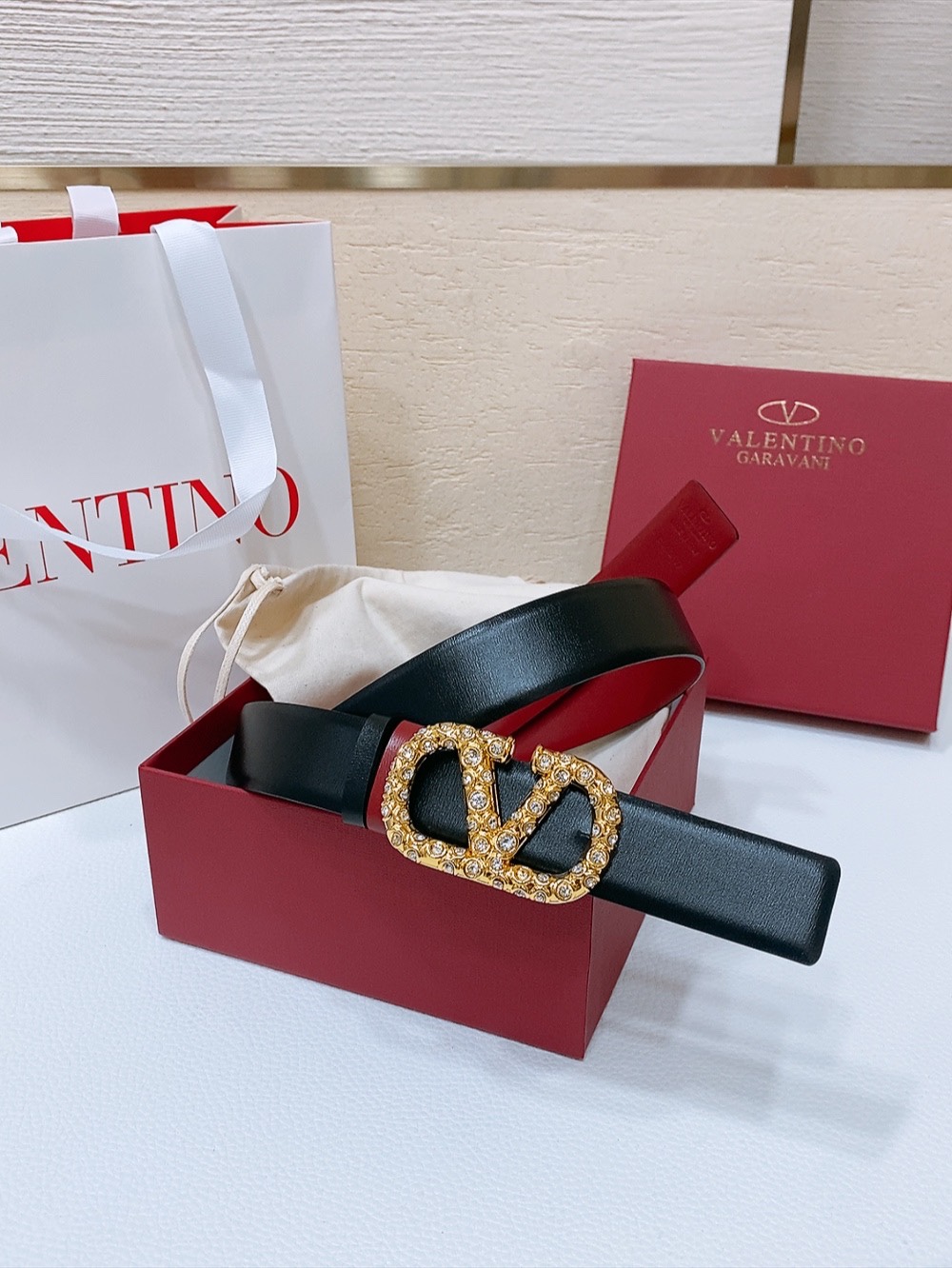 Valentino Vlogo Belt Purchase Guide: Schwarlow Stripes, 3cm Width, Oxen Skin Import - 图片 2