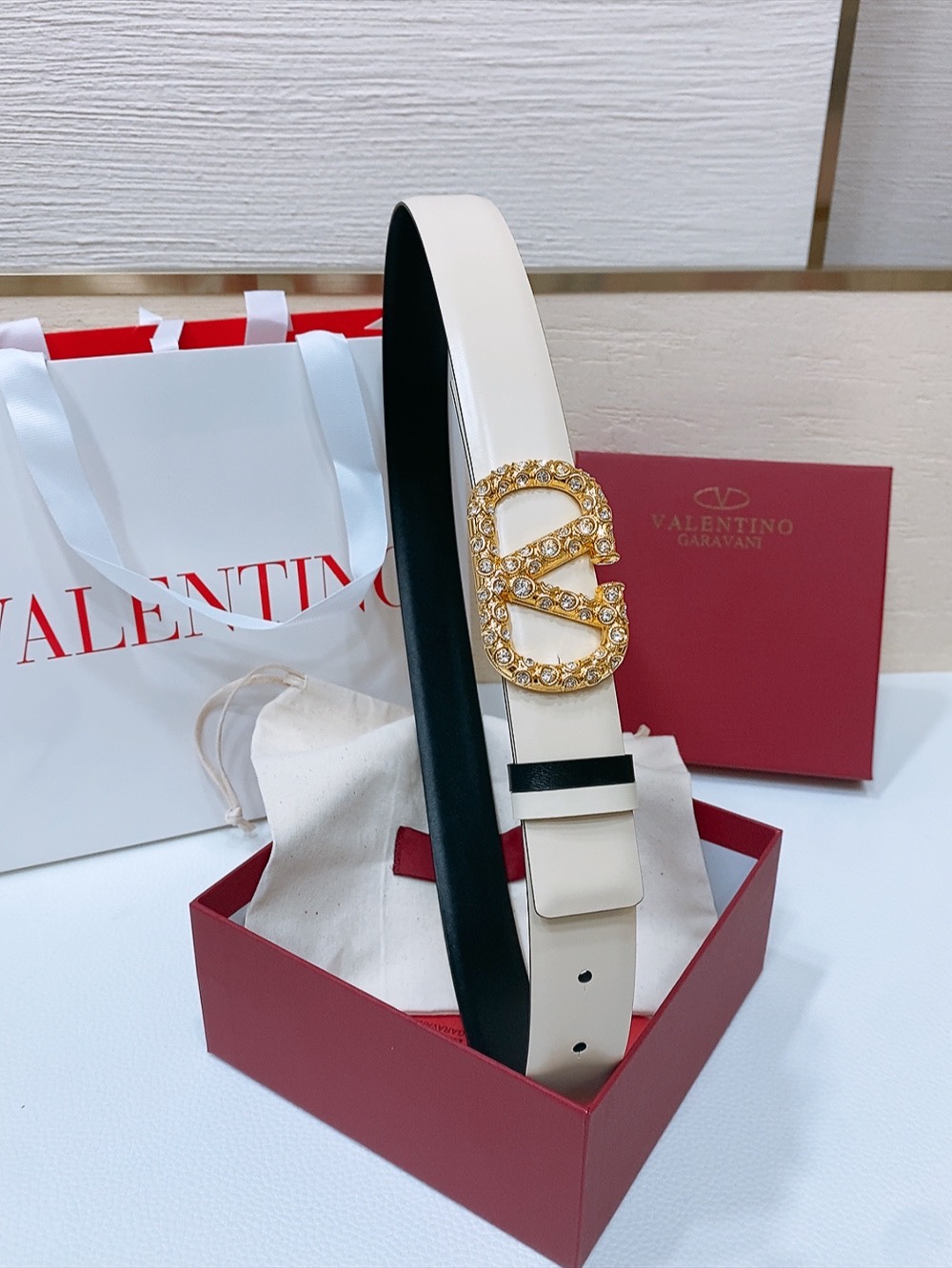 Ms. Valentino’s Belt: Vlogo Signature in Oxen Skin with Schwarlow Stripes, 3cm Width - 图片 6