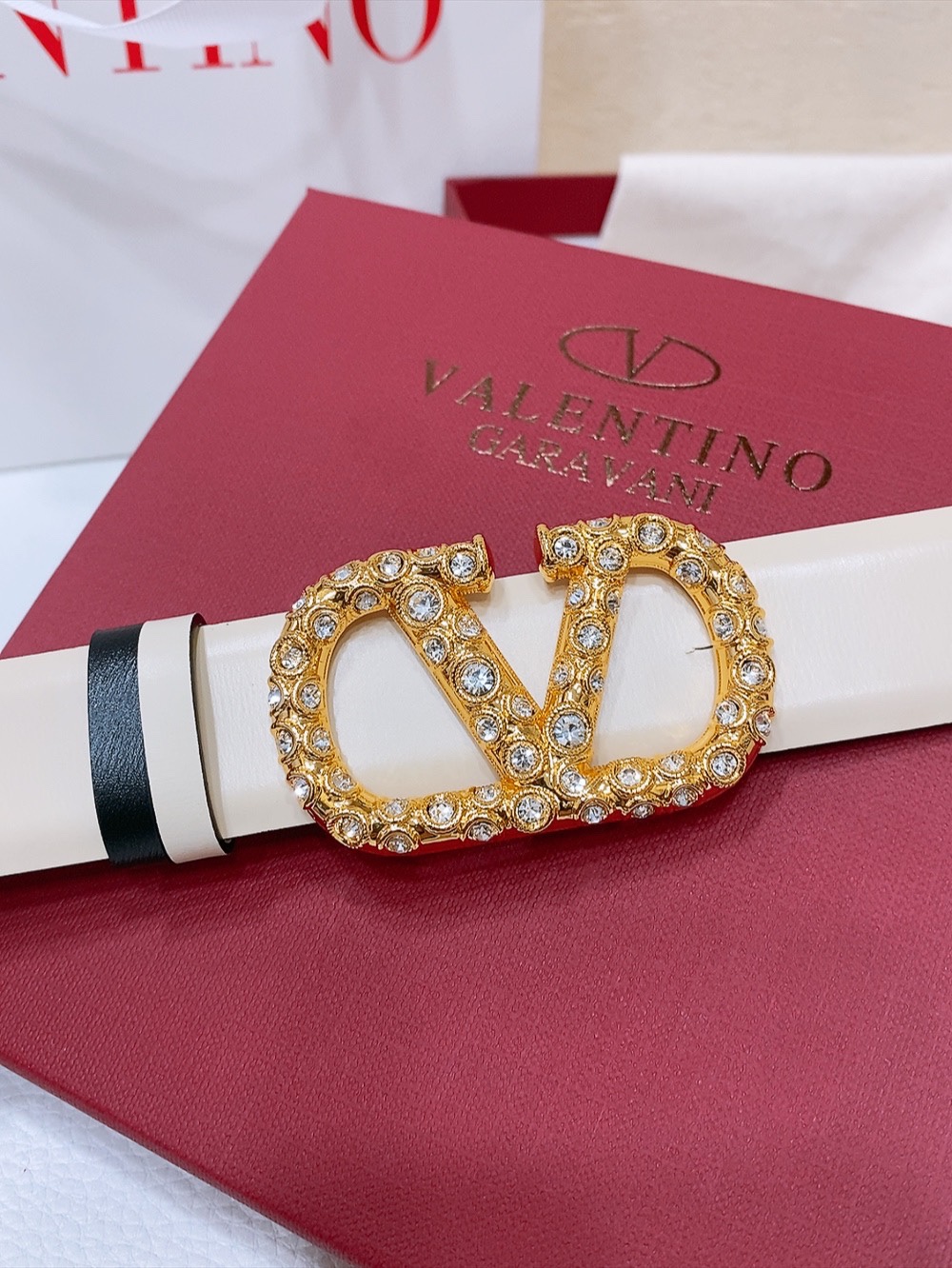Ms. Valentino’s Belt: Vlogo Signature in Oxen Skin with Schwarlow Stripes, 3cm Width - 图片 3