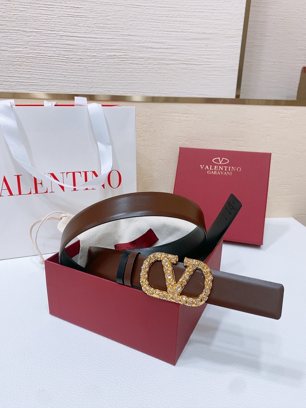 Valentino Vlogo Belt Purchase Guide: Shallow Pill Design, Schwarlow Stripes, 3cm Width - 图片 2