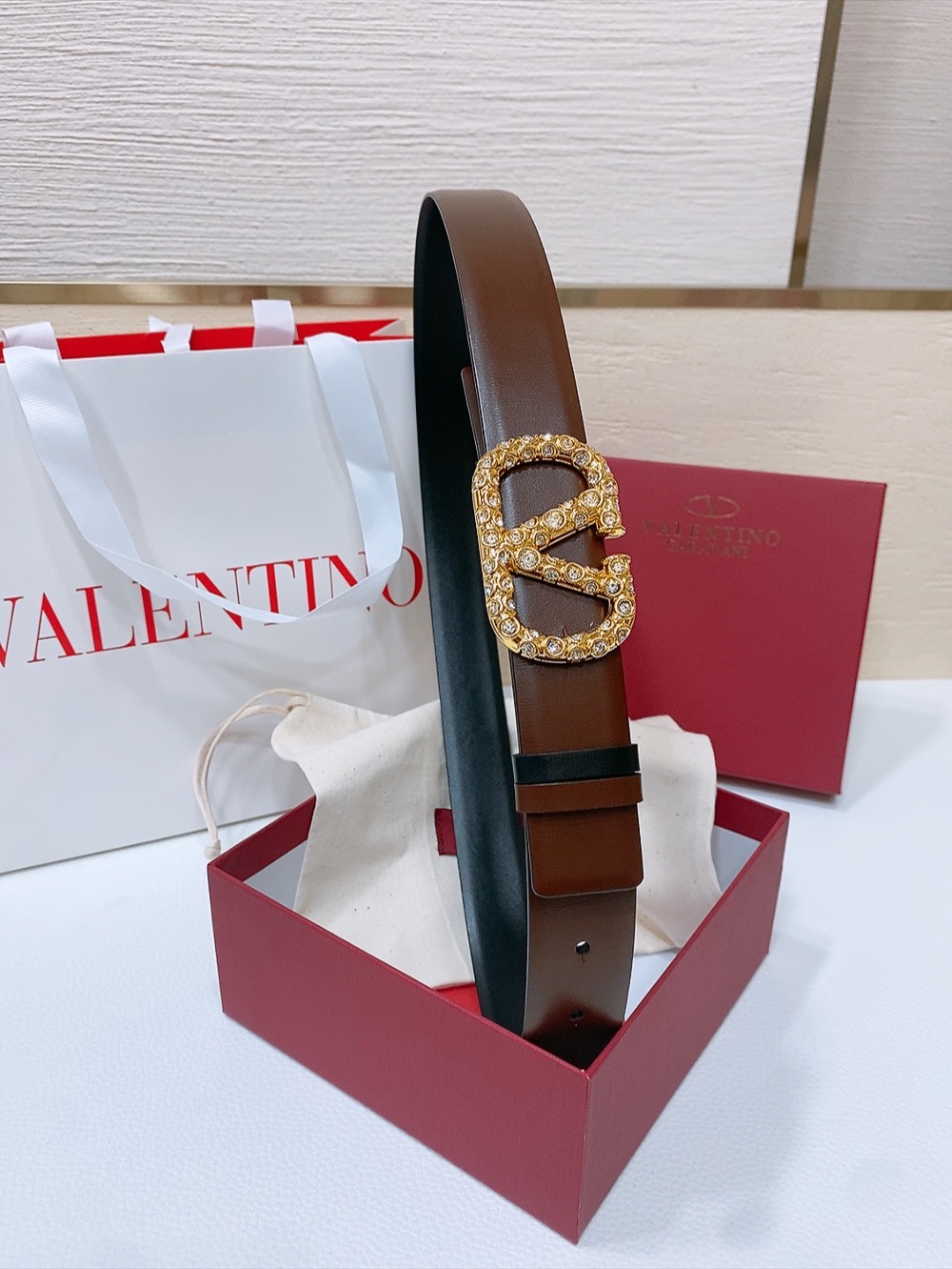 Valentino Vlogo Belt Purchase Guide: Shallow Pill Design, Schwarlow Stripes, 3cm Width - 图片 6