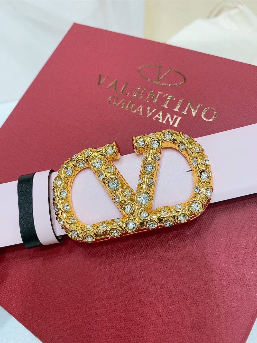 Valentino Vlogo Belt: Shallow Pill Design, Schwarlow Stripes, 3cm Width - 图片 3