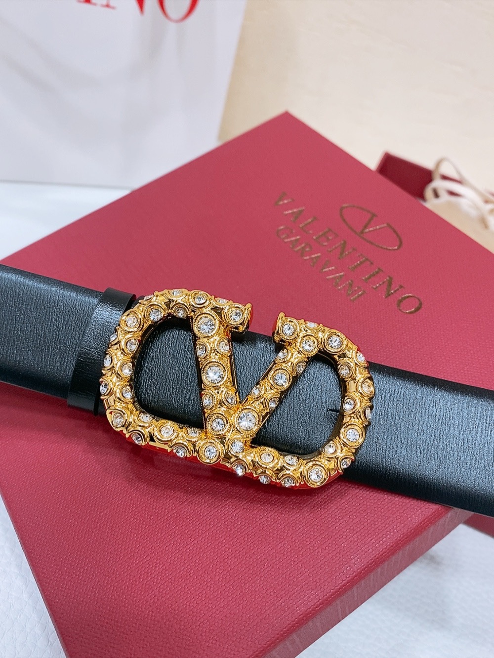 Valentino Vlogo Belt: Shallow Pill Design with Schwarlow Stripes, 3cm Width. - 图片 3
