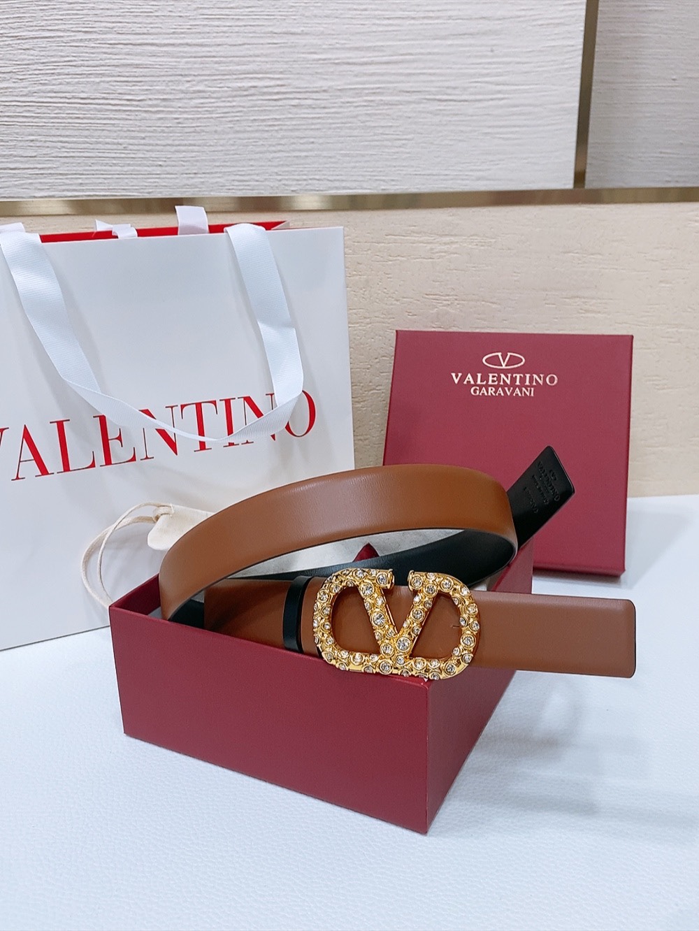 Valentino Vlogo Belt Purchase Guide: Schwarlow Stripes, Oxen Skin Import, 3cm Width - 图片 2