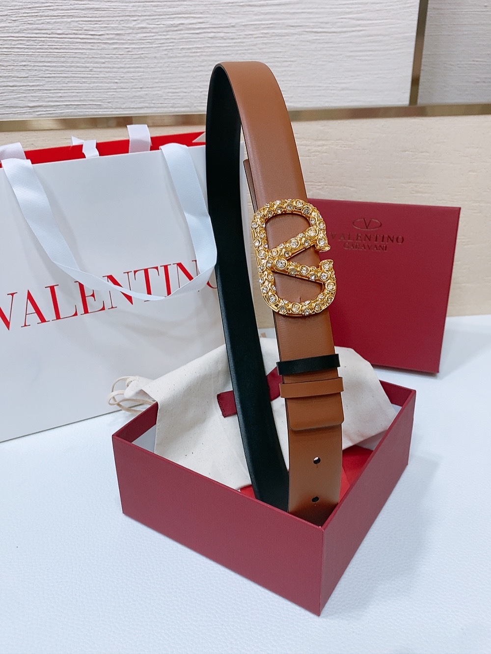 Valentino Vlogo Belt Purchase Guide: Schwarlow Stripes, Oxen Skin Import, 3cm Width - 图片 6