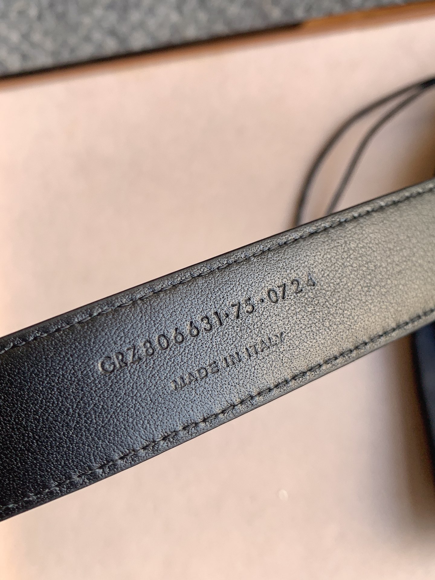 “St. Roland YSL Star-Bowing Launch: Genuine Italian Leather Cashier’s Belt Review” - 图片 5