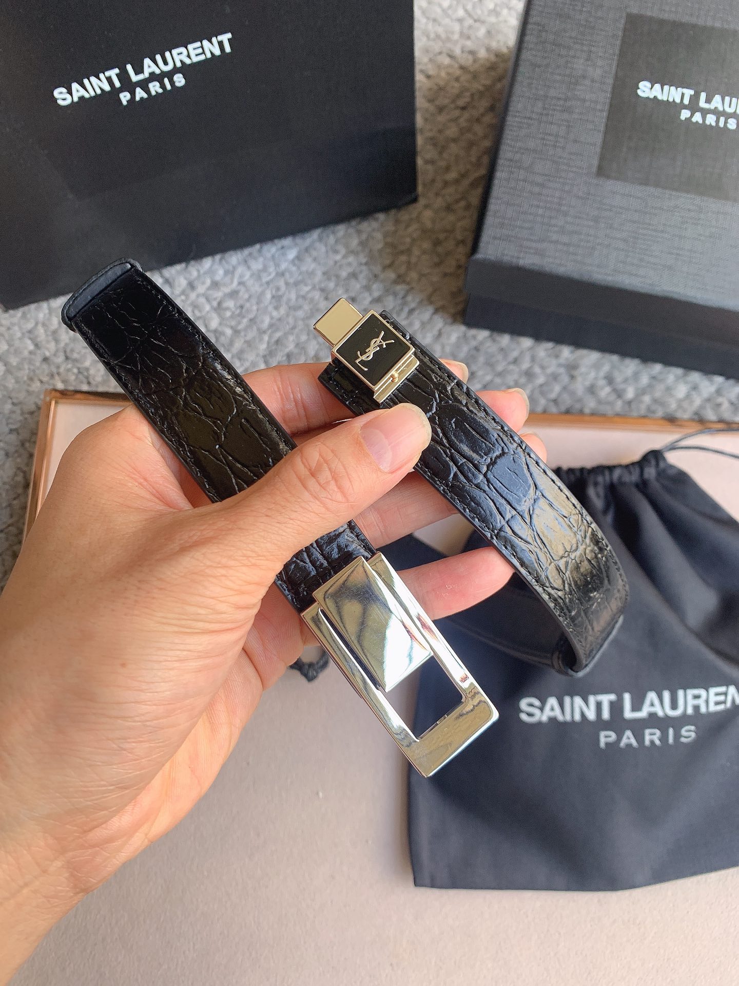 “St. Roland YSL Star-Bowing Launch: Genuine Italian Leather Cashier’s Belt Review”