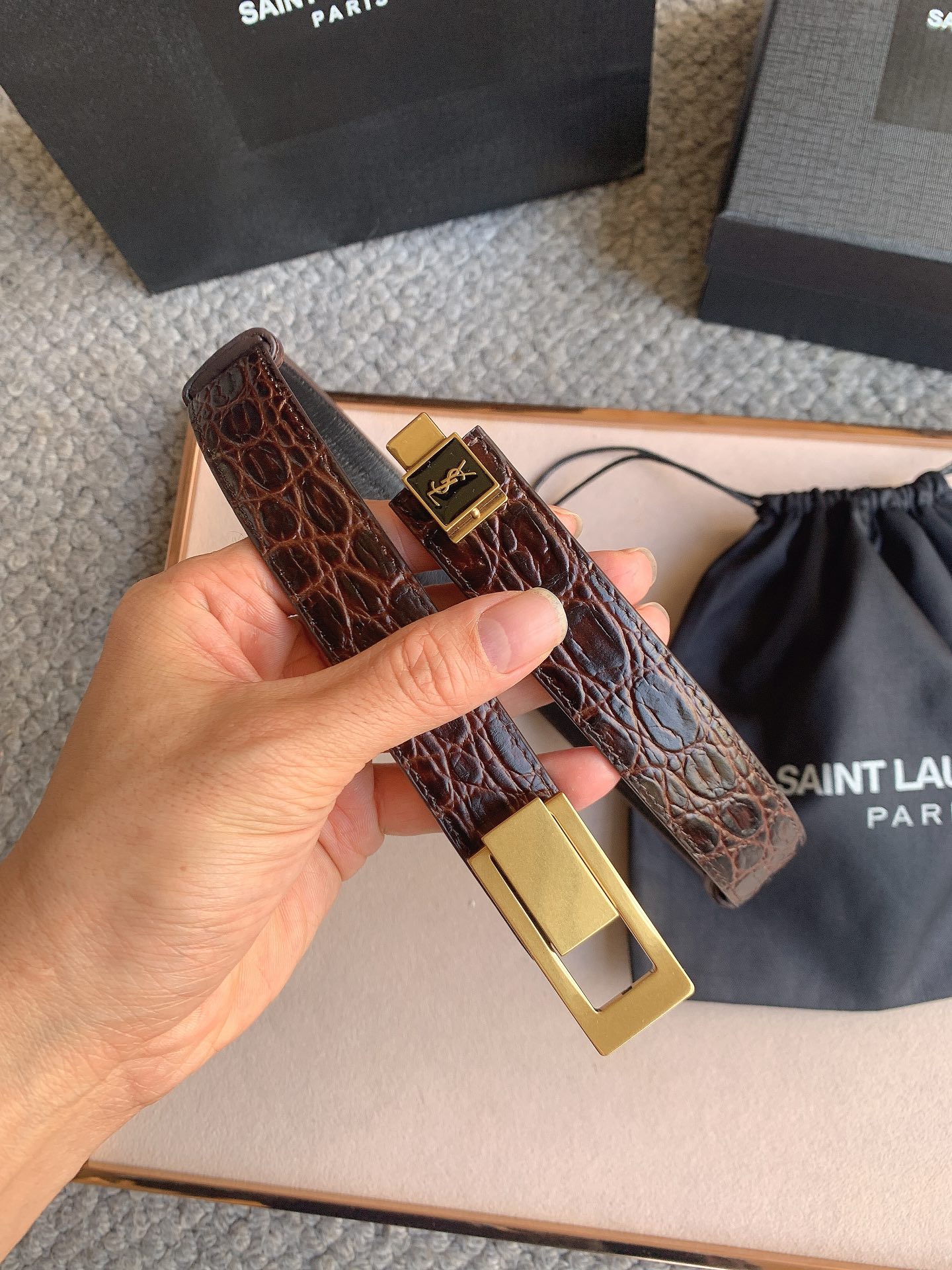“St. Roland YSL Star-Blasting Cashier’s Belt: Genuine Italian Leather, Elegant Design” - 图片 6