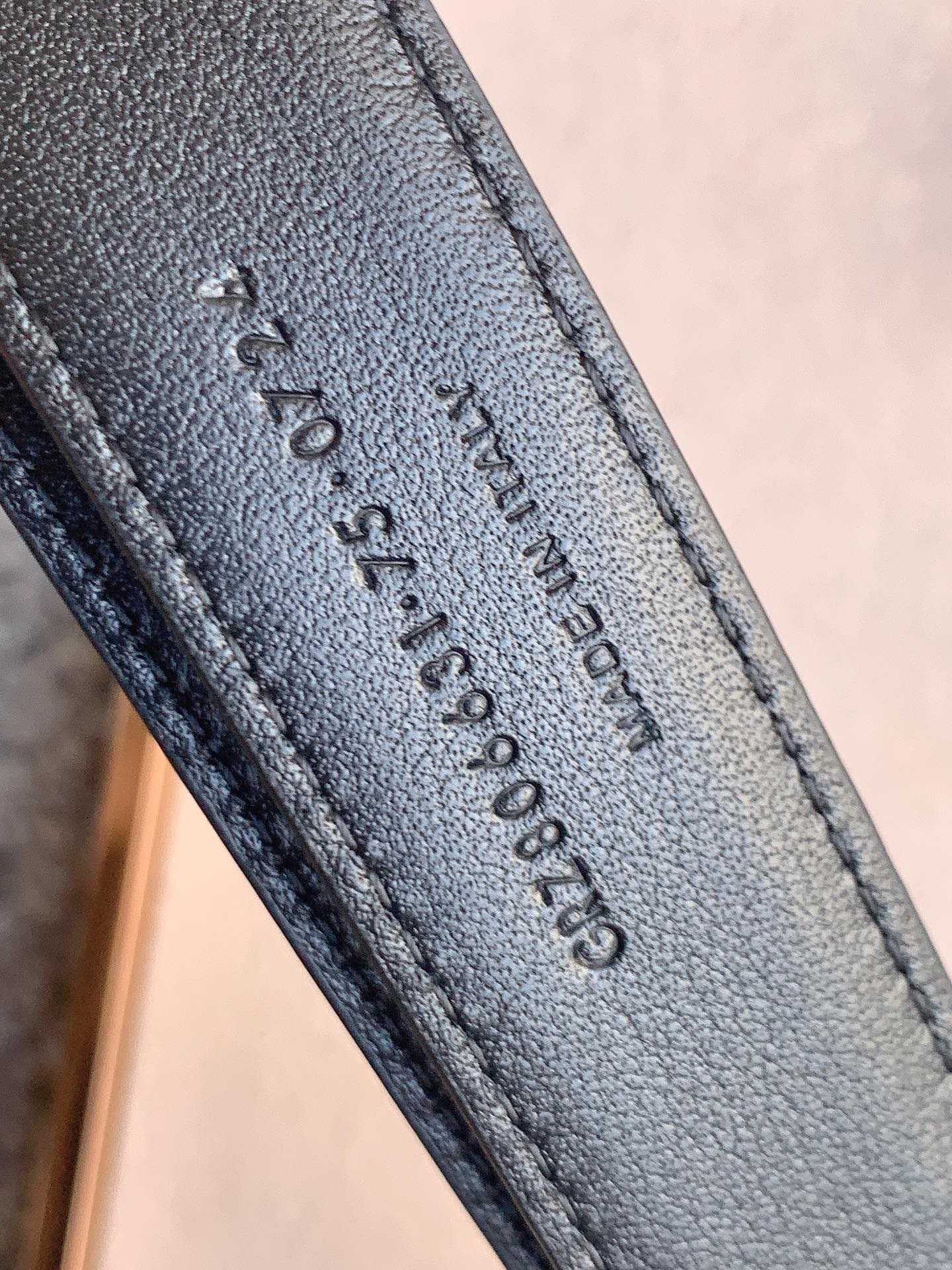 “St. Roland YSL Star-Bowing Launch: Genuine Italian Leather Cashier’s Belt Order” - 图片 5